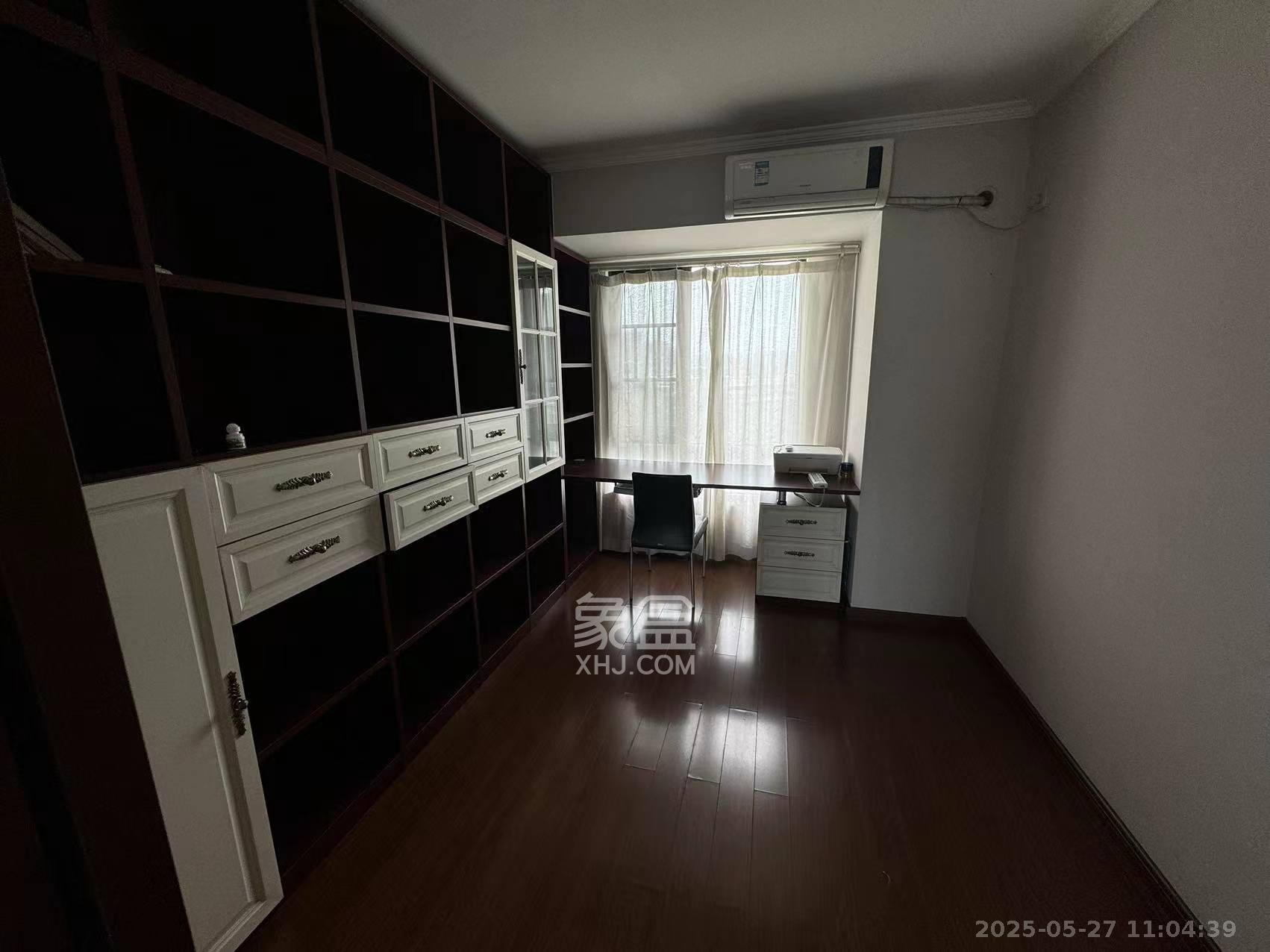 万科金域华府三四期 4室2厅2卫 3500.0元/月 万科金域华府三四期 4室2厅2卫 3500.0元/月室内图