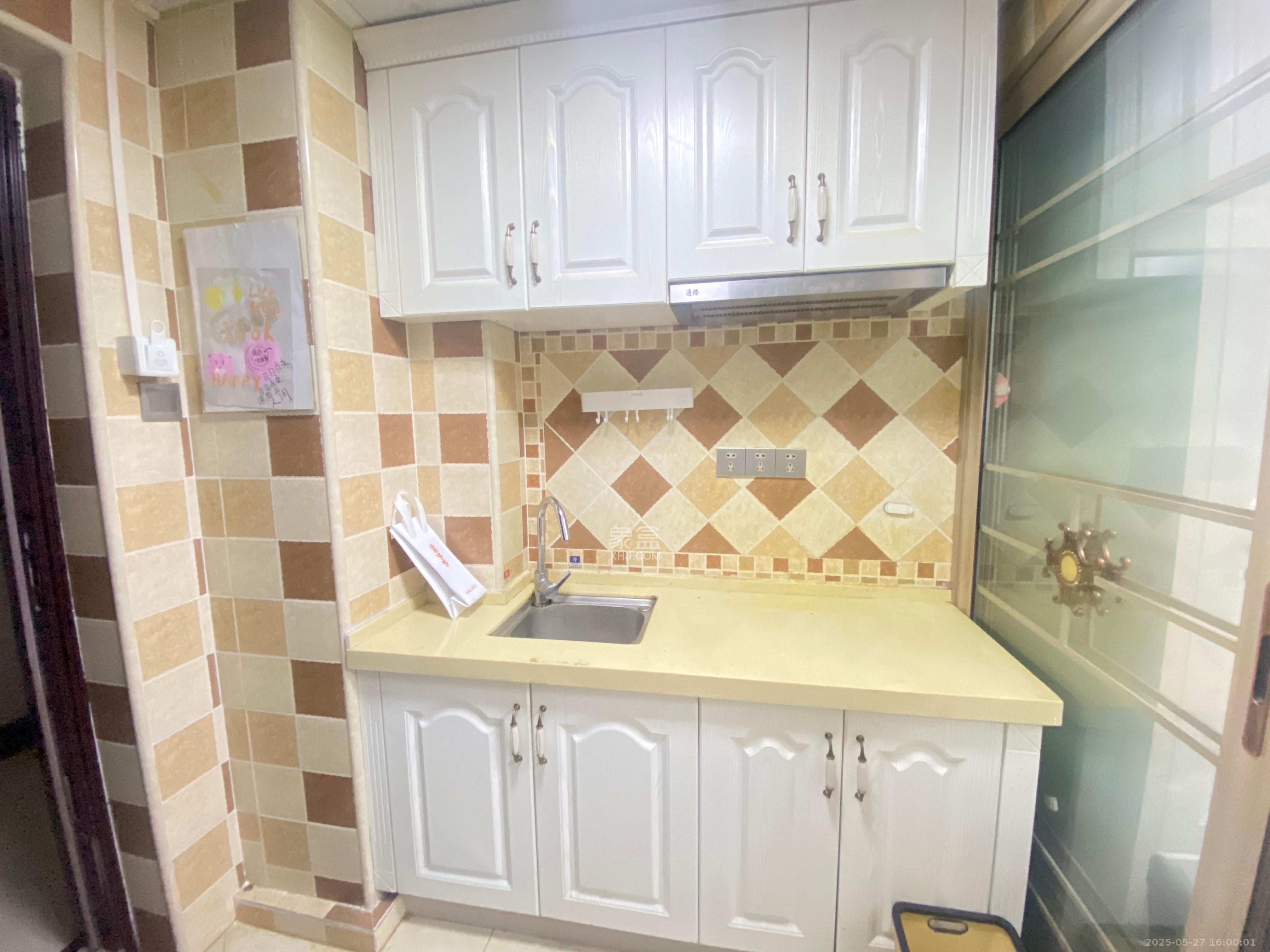 当代滨江MOMA  1室1厅1卫    1500.0元/月室内图