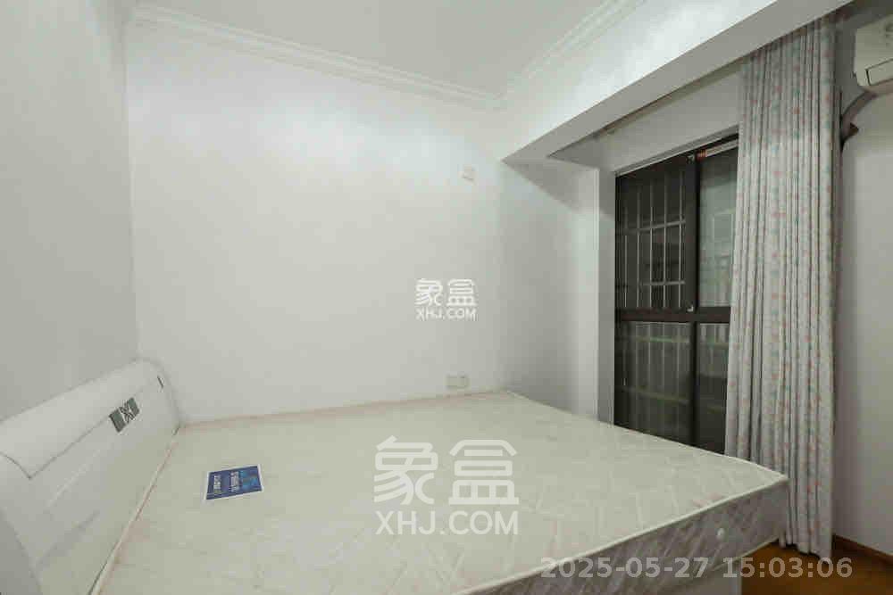 绿地中央广场  3室2厅2卫   3000.00元/月室内图