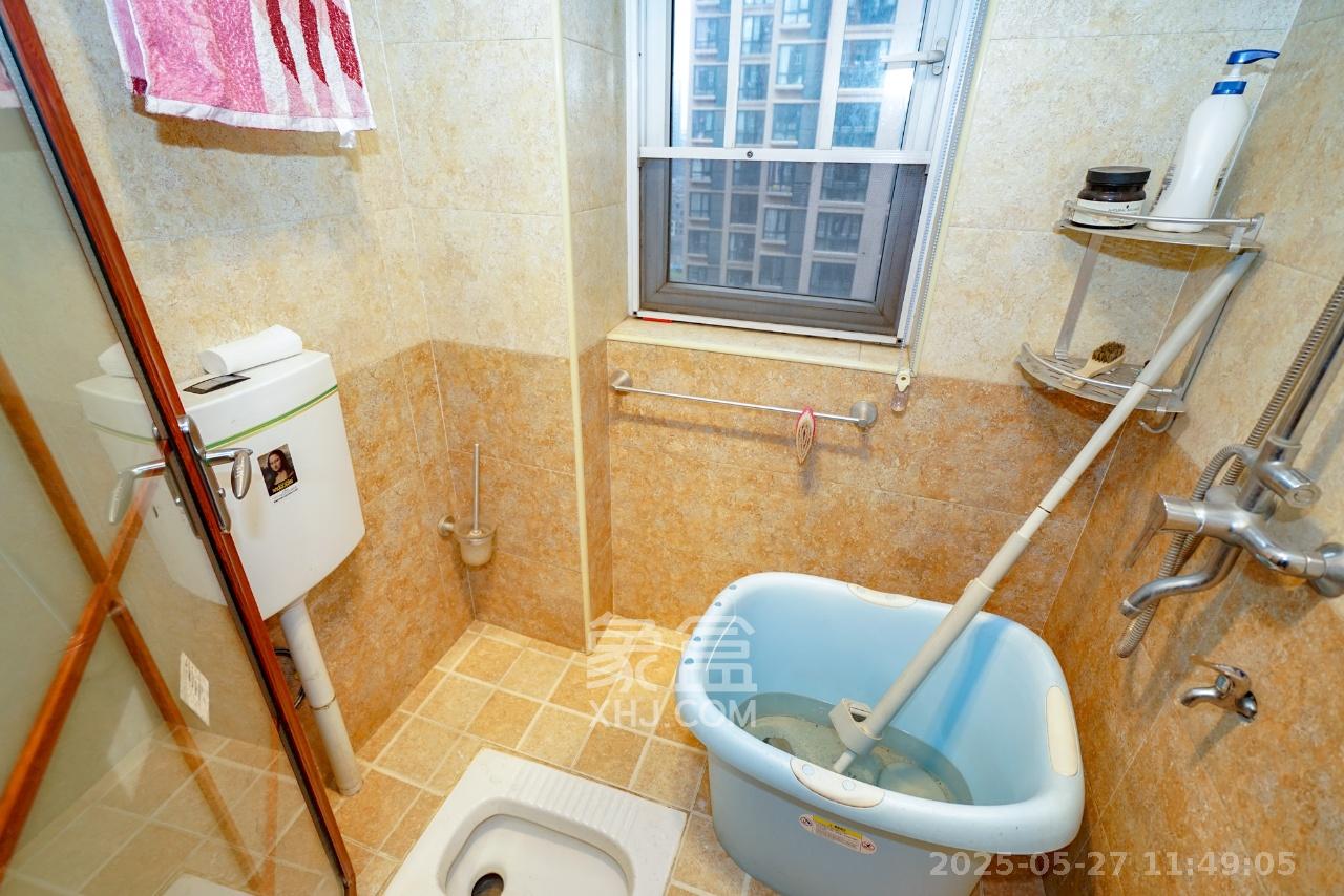 丽发新城 3室2厅2卫 2400.0元/月 丽发新城 3室2厅2卫 2400.0元/月室内图