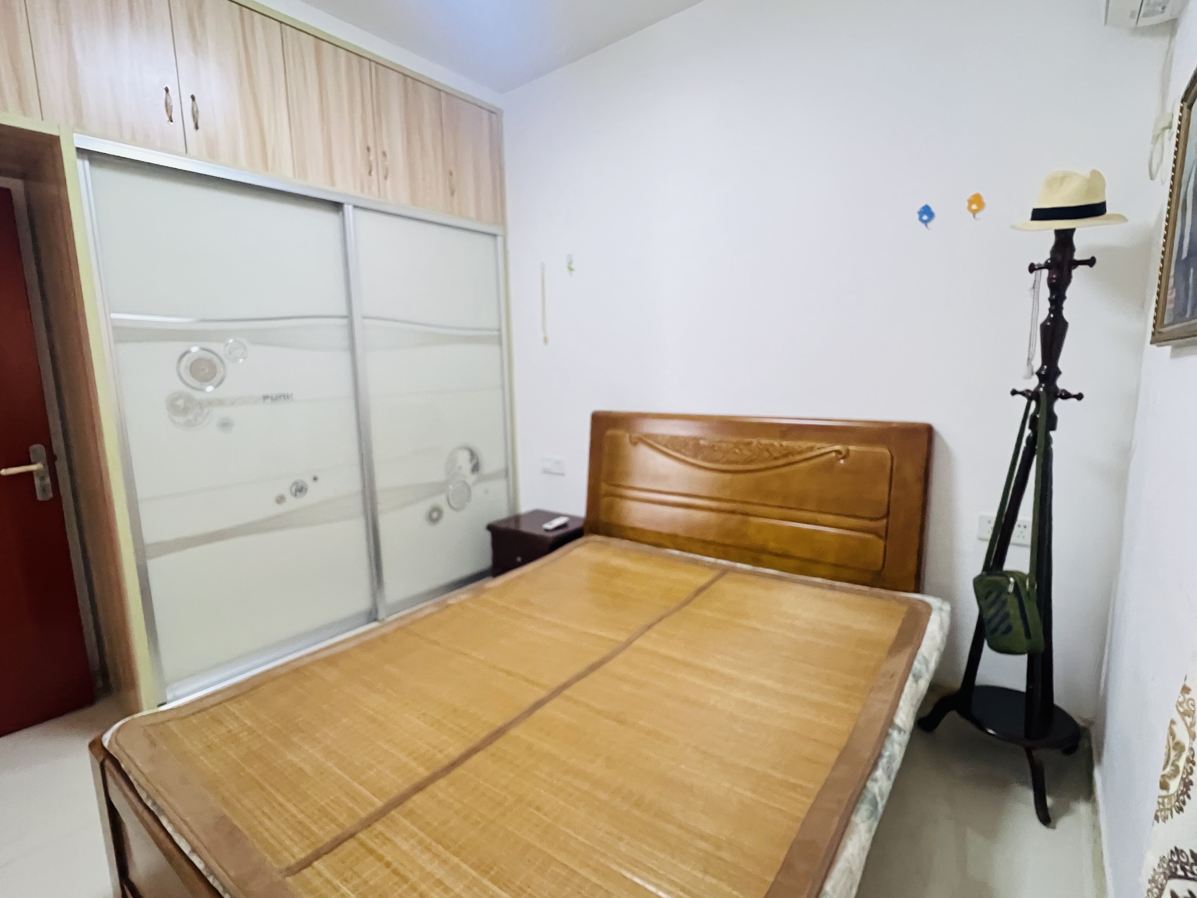 康城上品  2室1厅1卫    42.0万 康城上品  2室1厅1卫    42.0万客厅