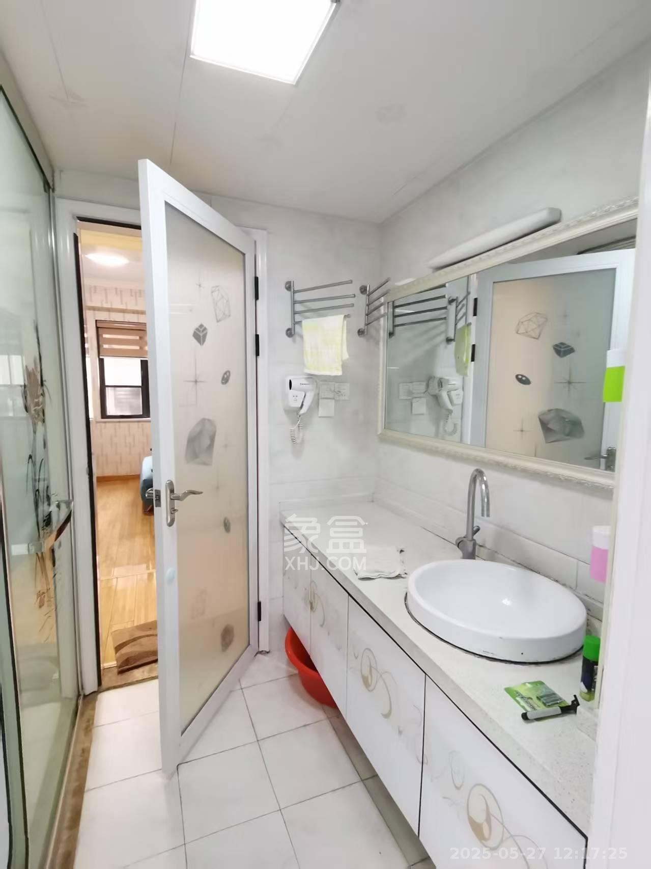 中海梅溪湖壹号  3室2厅1卫    2700.0元/月 中海梅溪湖壹号  3室2厅1卫    2700.0元/月室内图