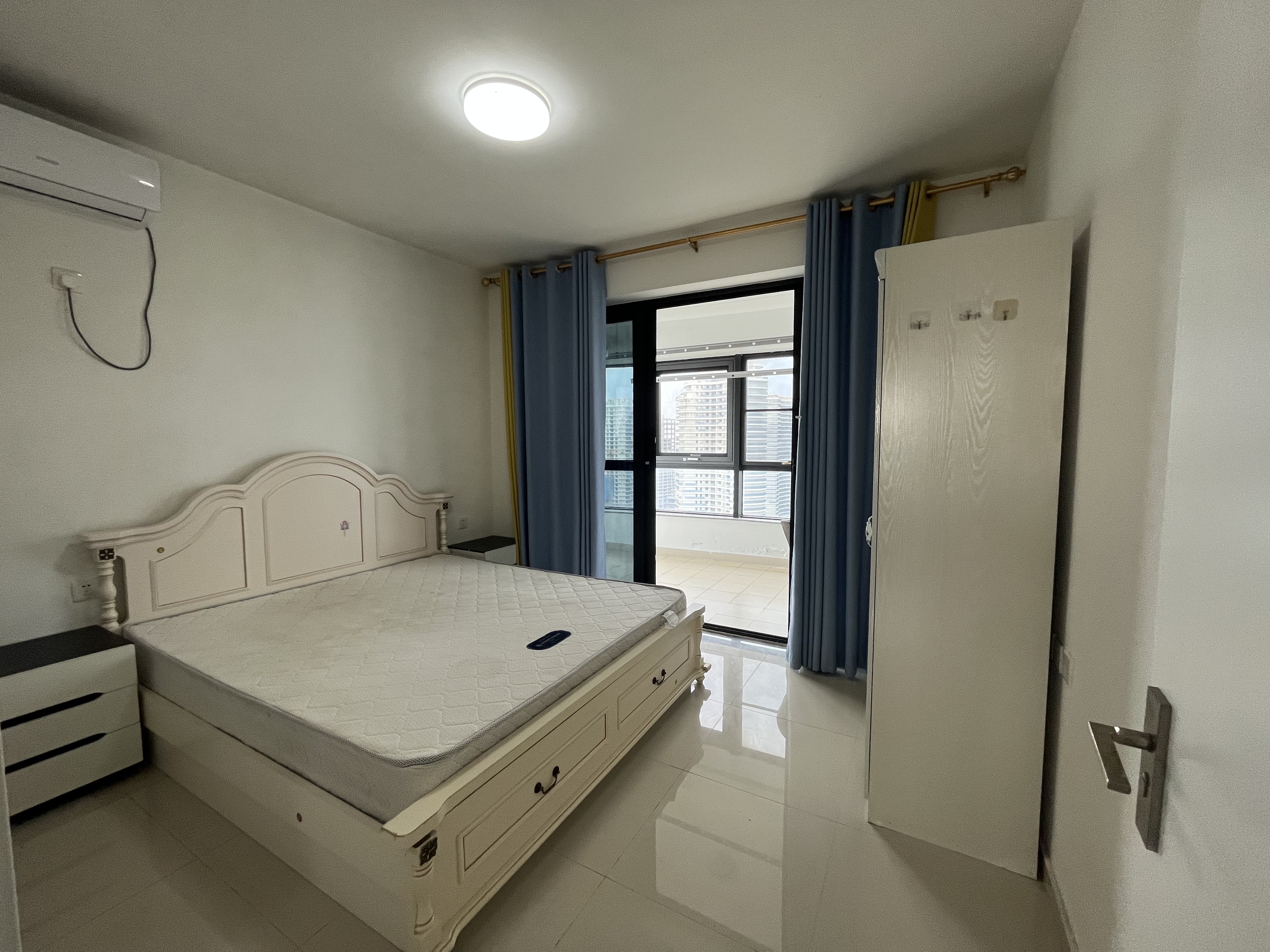 天地凤凰城 3室2厅1卫 3200.00元/月 天地凤凰城 3室2厅1卫 3200.00元/月户型图