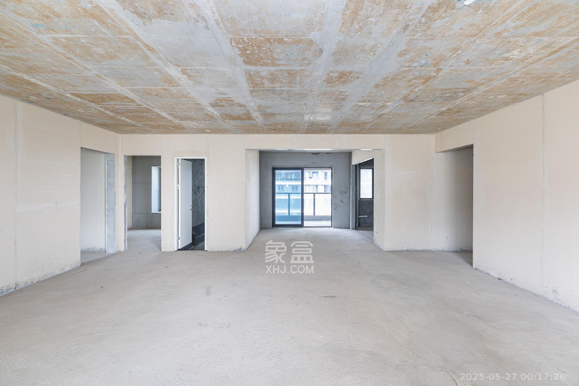 越秀湘江星汇城一期  4室2厅2卫    199.0万 越秀湘江星汇城一期  4室2厅2卫    199.0万客厅