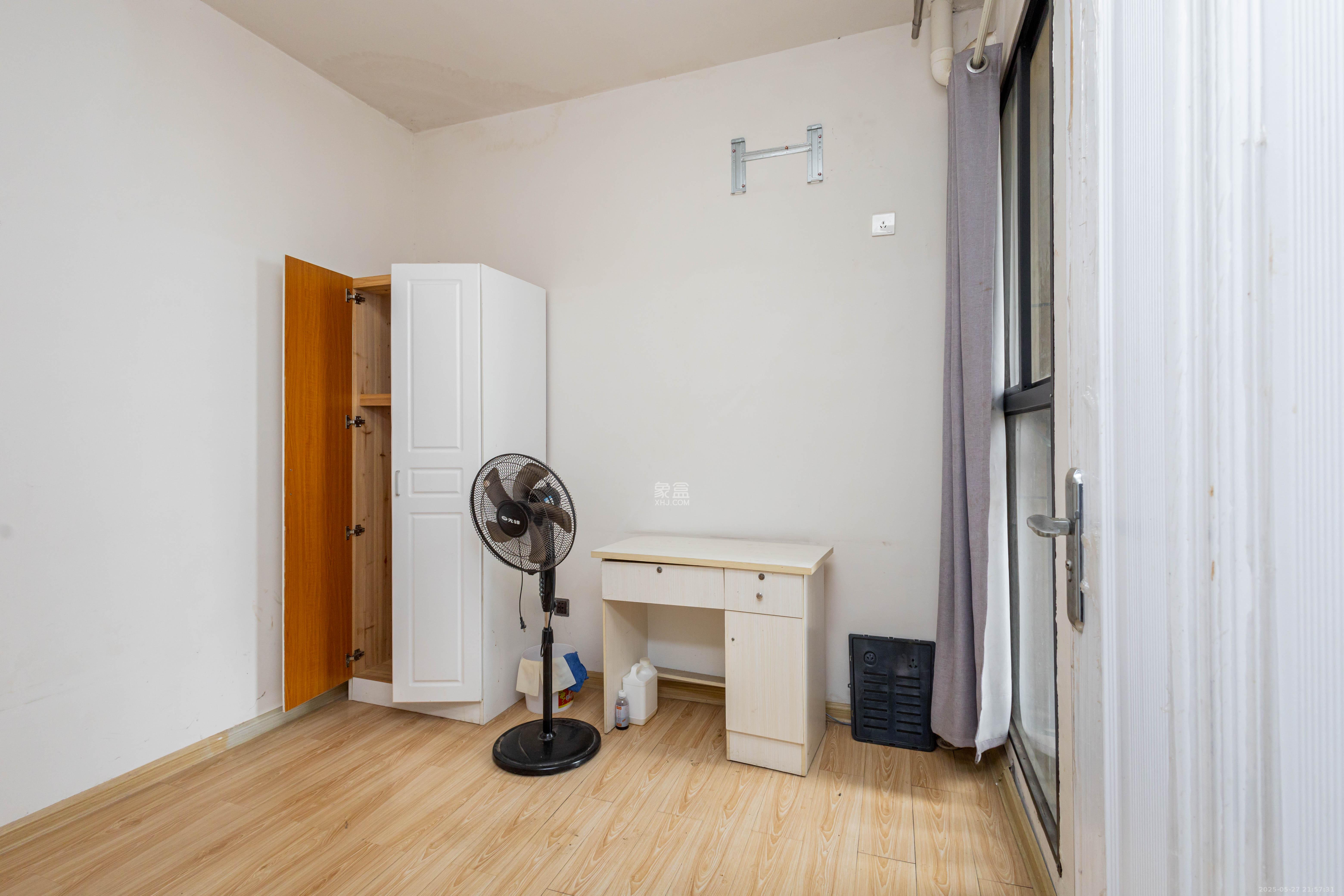 东方美地 3室2厅1卫 59.8万 东方美地 3室2厅1卫 59.8万卧室