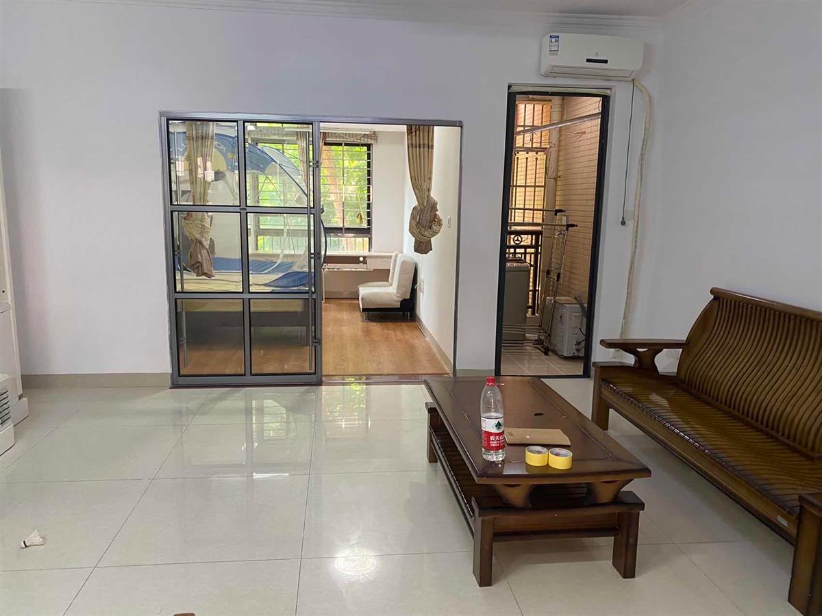 江畔人家 1室1厅1卫 95.0万 江畔人家 1室1厅1卫 95.0万室内图