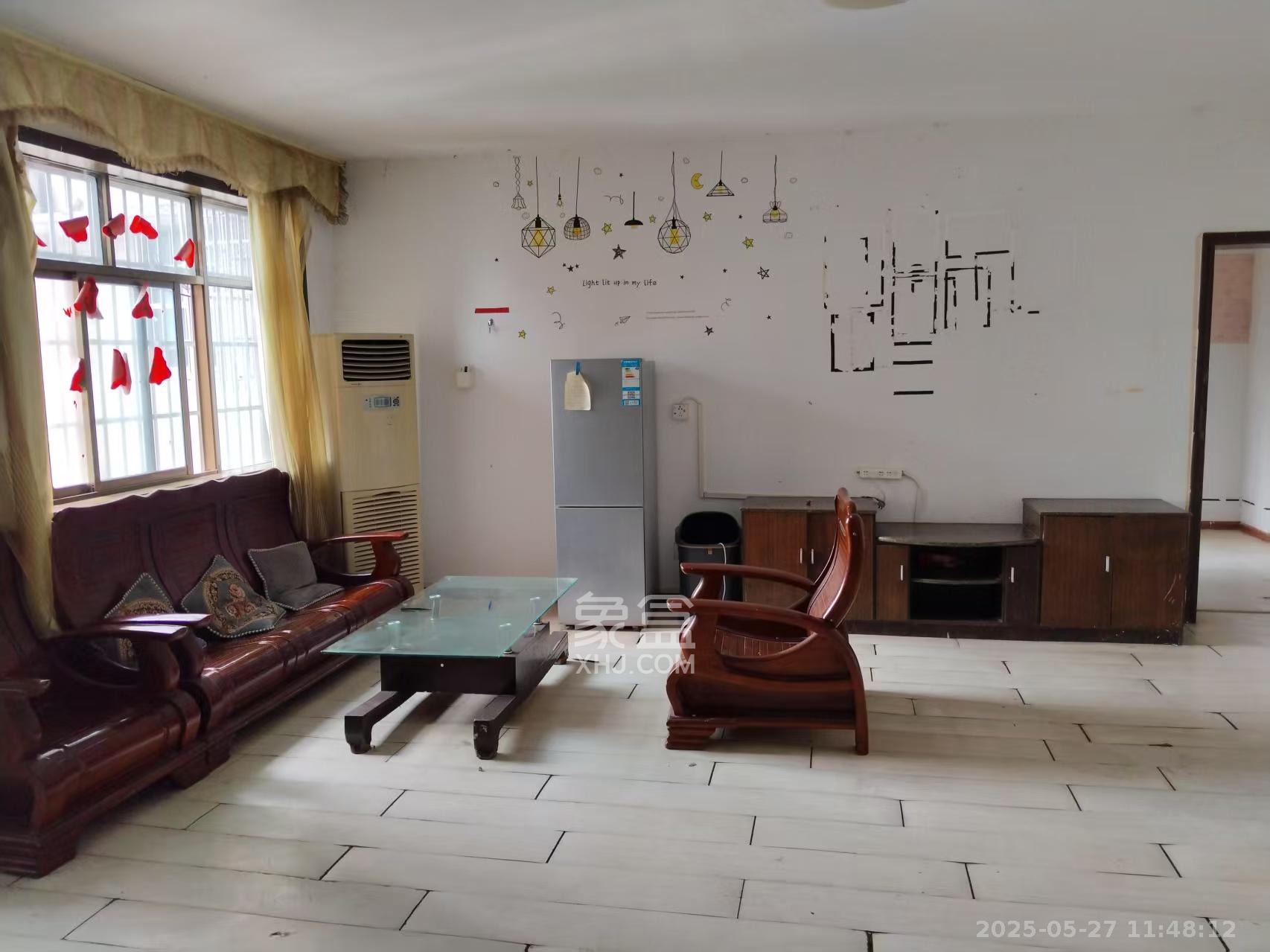 王府井公寓(福源公寓) 3室2厅2卫 4980.0元/月 王府井公寓(福源公寓) 3室2厅2卫 4980.0元/月室内图