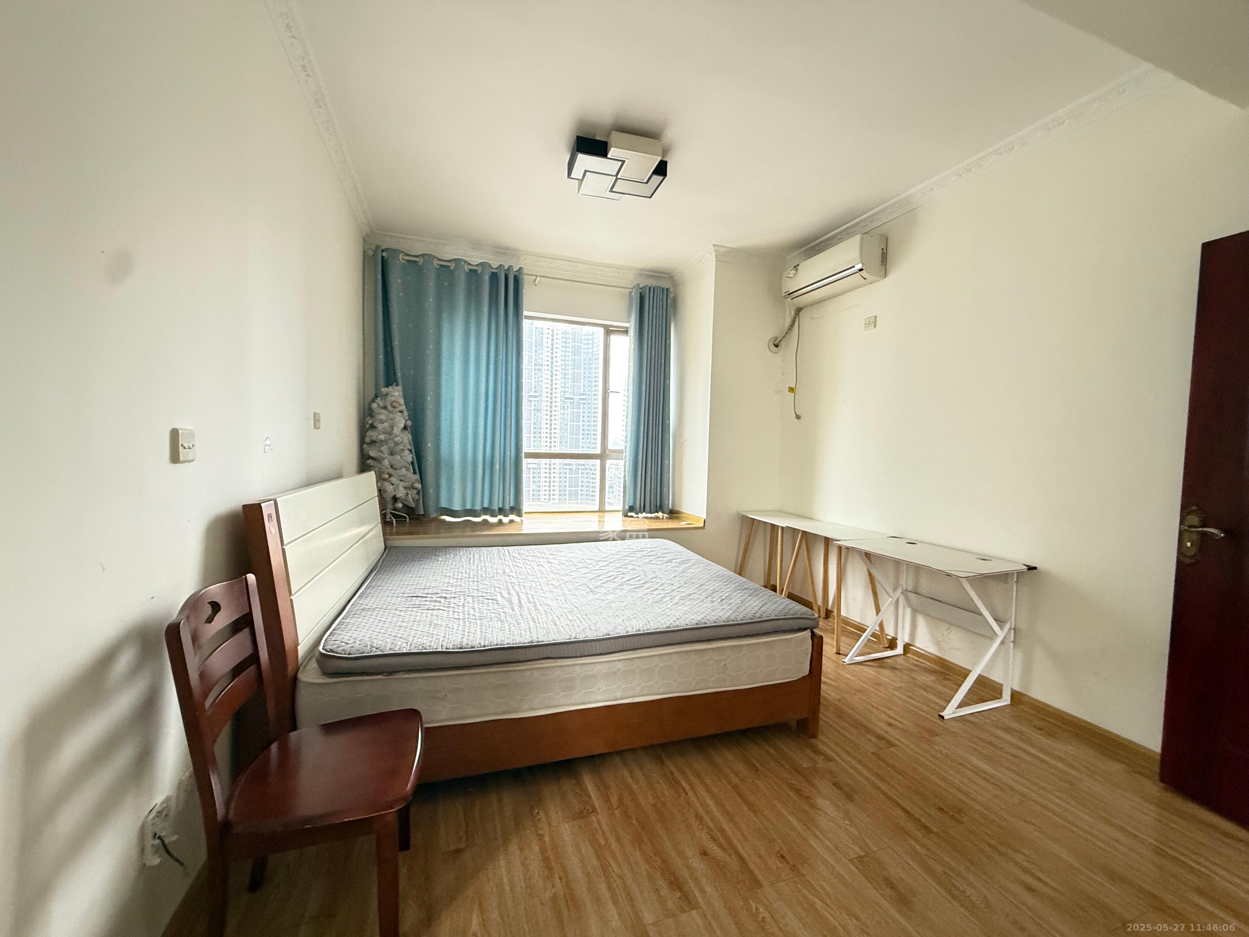 世茂铂翠湾一期 4室2厅2卫 3400.0元/月 世茂铂翠湾一期 4室2厅2卫 3400.0元/月室内图