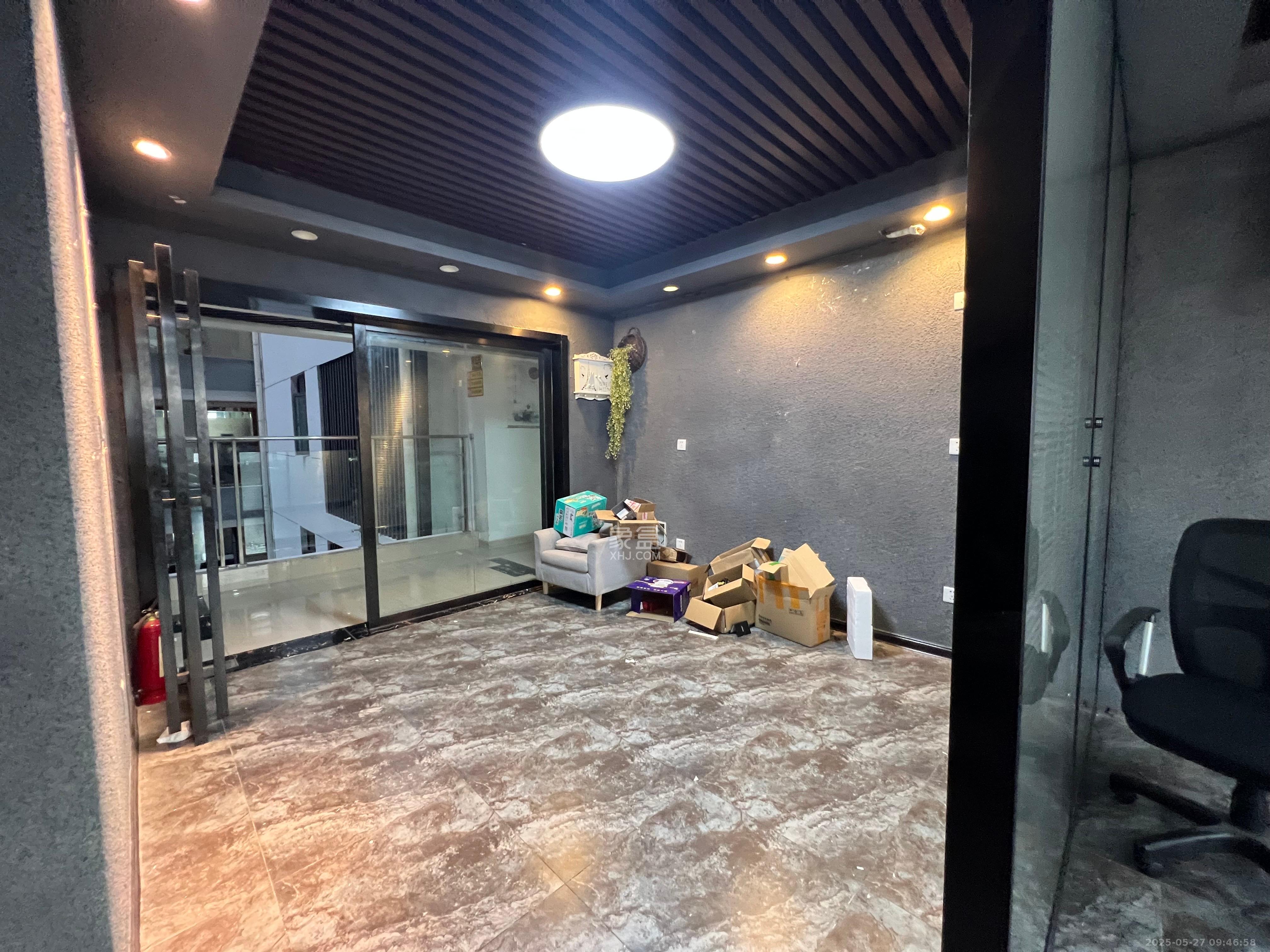 长房中庭国际（东郡华蓉广场）  1室1厅1卫   2800.00元/月室内图