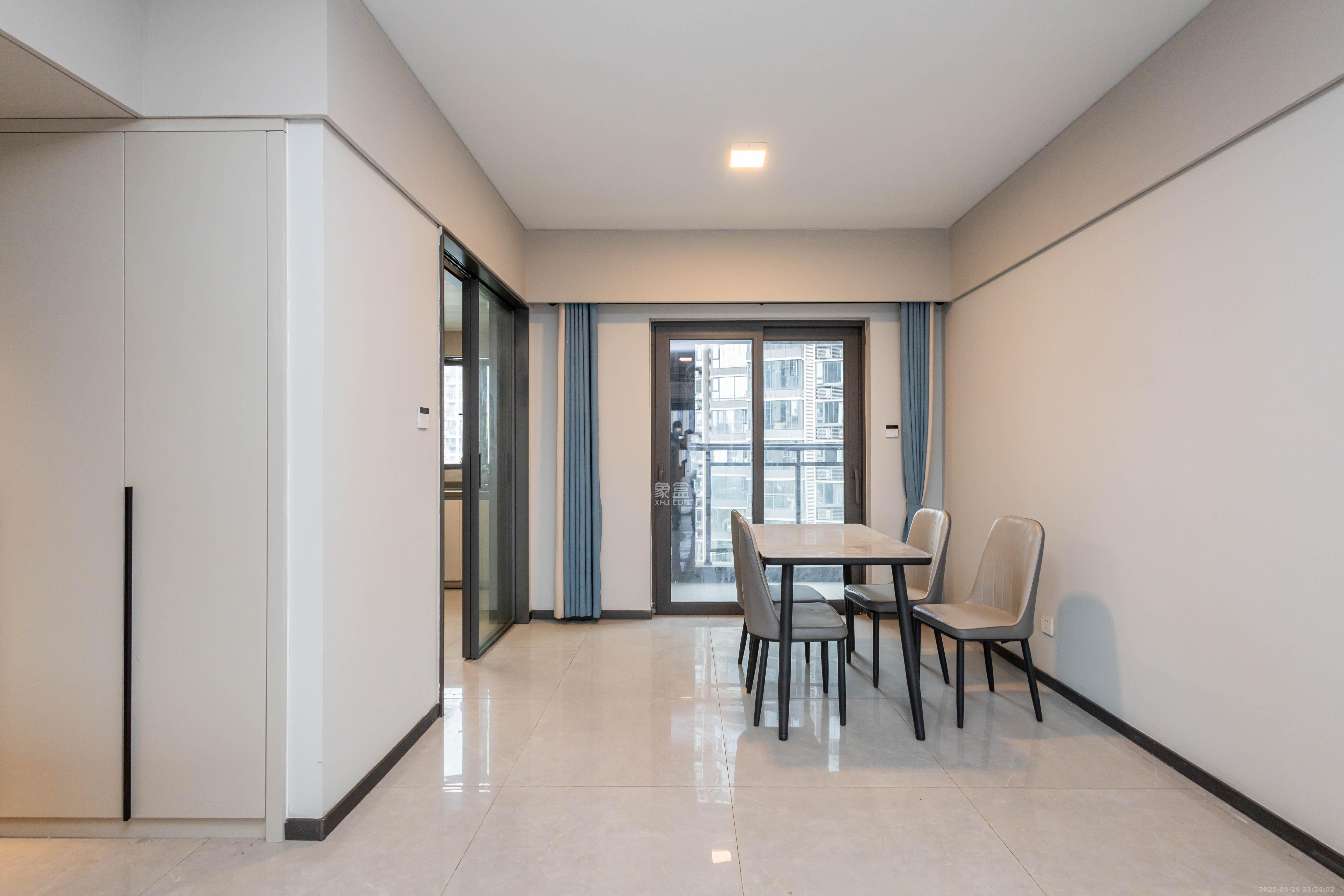 时代印记(长沙时代印记花园)  4室2厅2卫    145.0万 时代印记(长沙时代印记花园)  4室2厅2卫    145.0万客厅