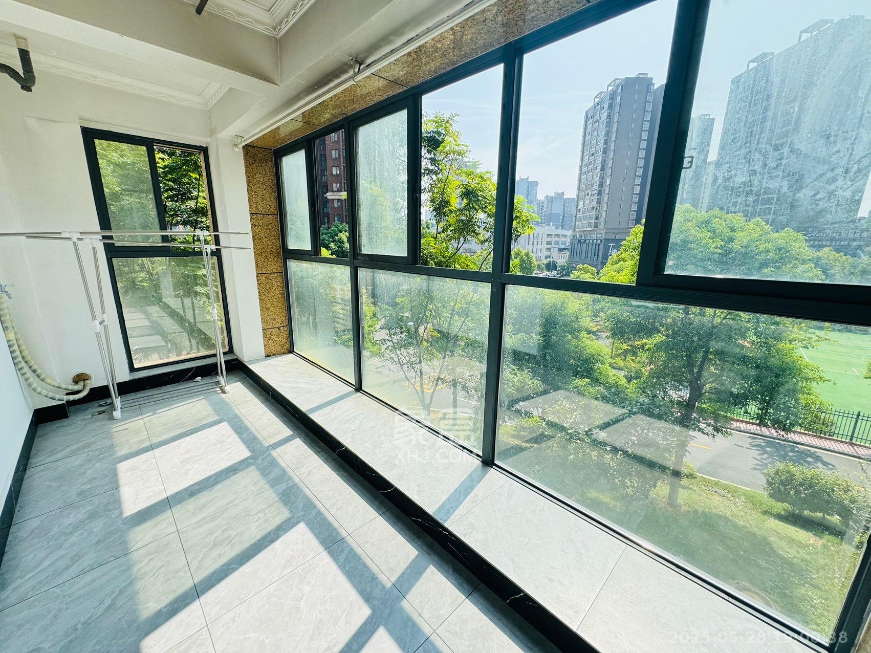 半山壹号  3室2厅2卫   3500.00元/月室内图