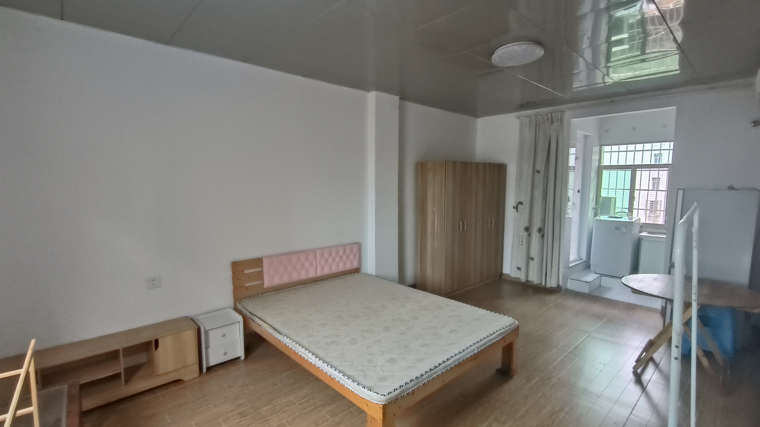 立新一小区 1室0厅0卫 700.0元/月 立新一小区 1室0厅0卫 700.0元/月室内图