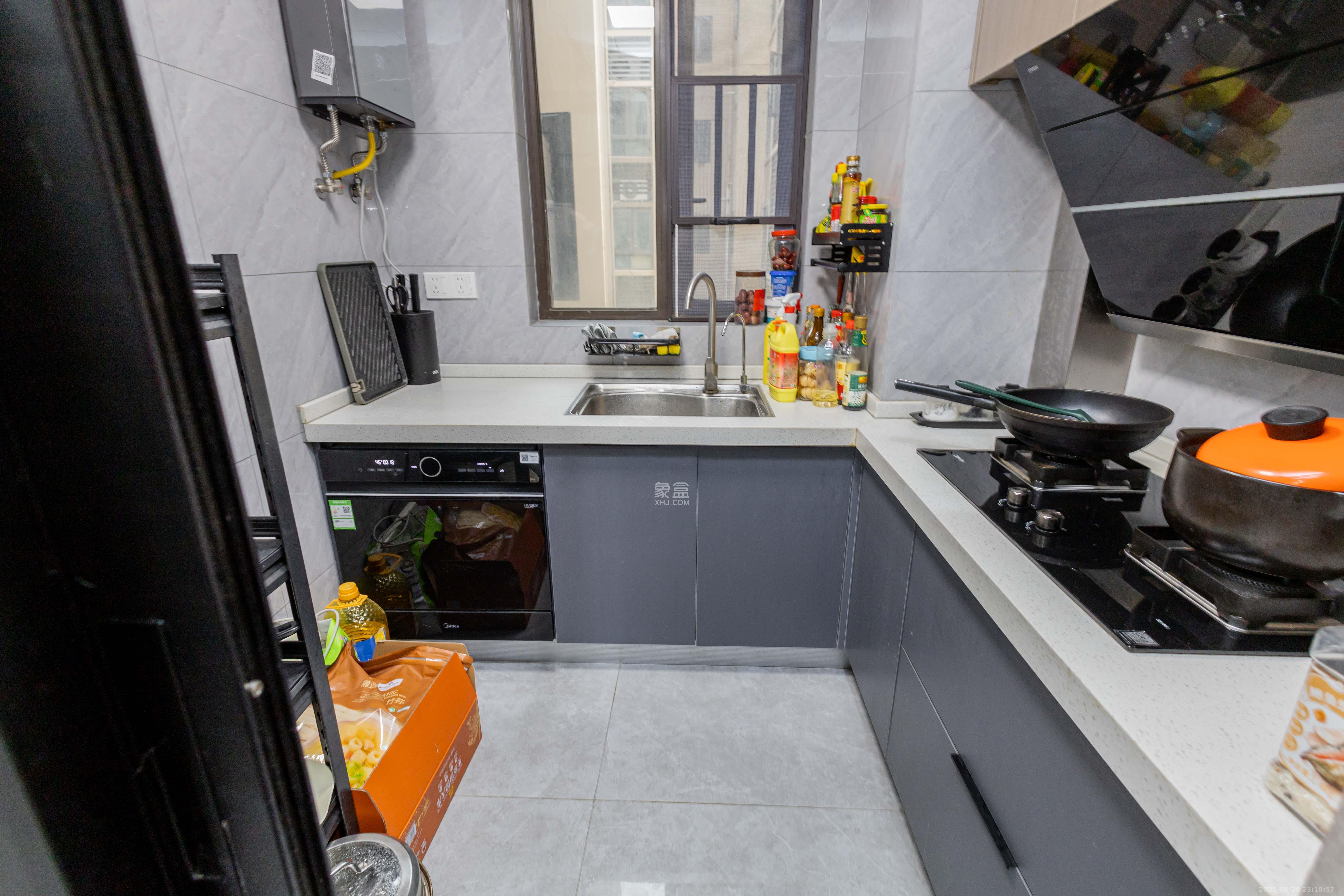 雅居乐新地  3室2厅1卫    85.0万 雅居乐新地  3室2厅1卫    85.0万厨房