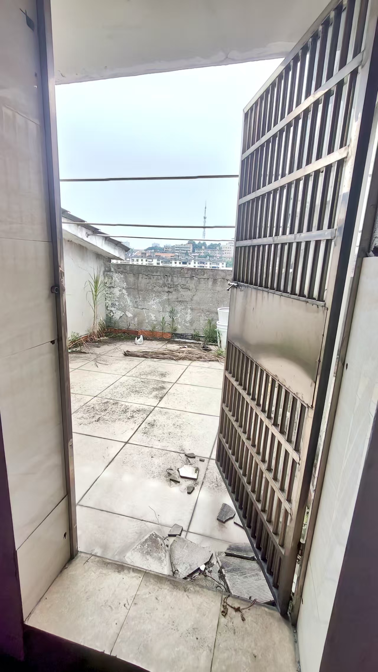 龙泰大楼（龙泰小区）  4室3厅3卫    23.66万室内图