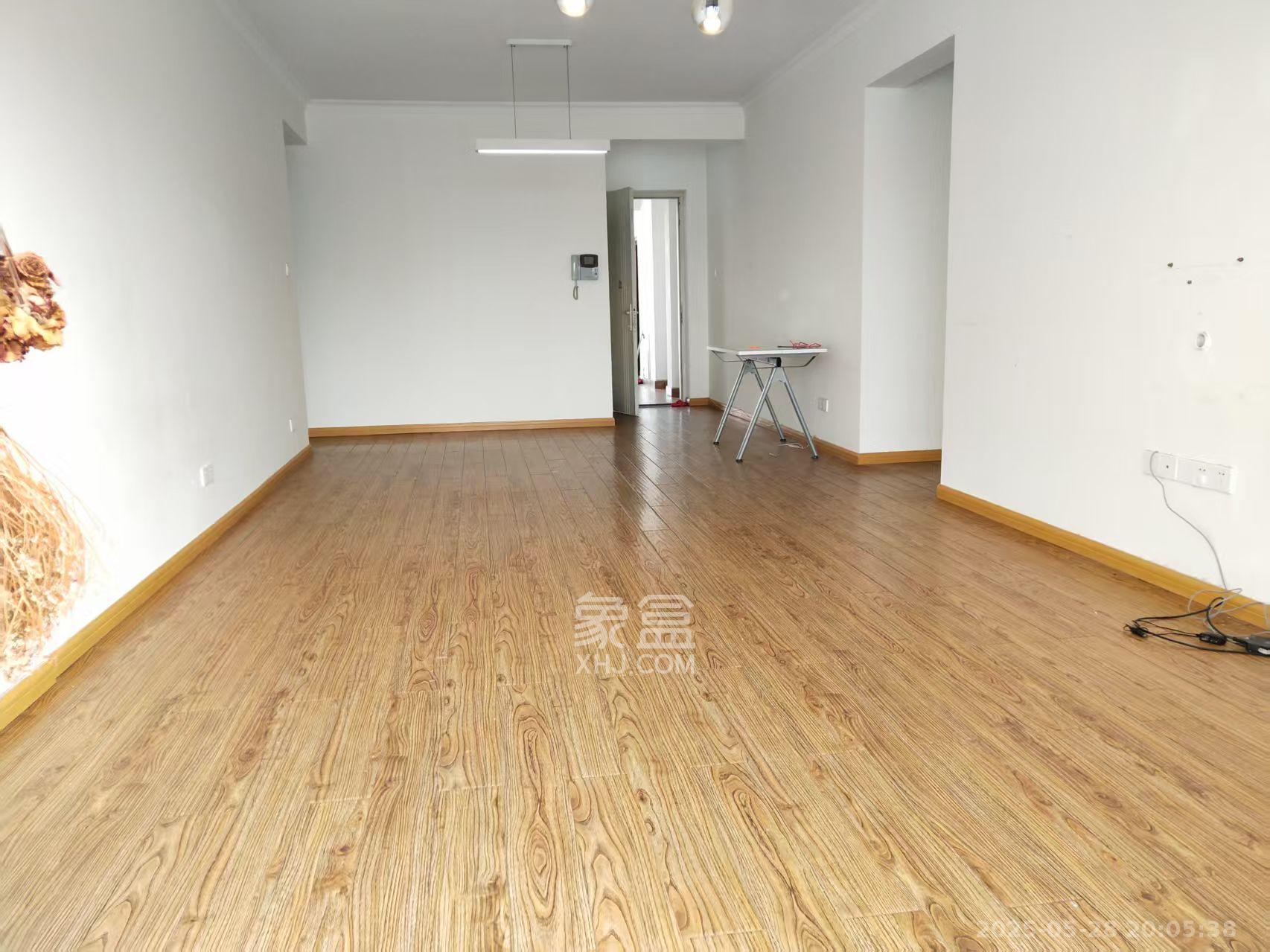 阳光100二期  3室2厅2卫    2800.0元/月室内图