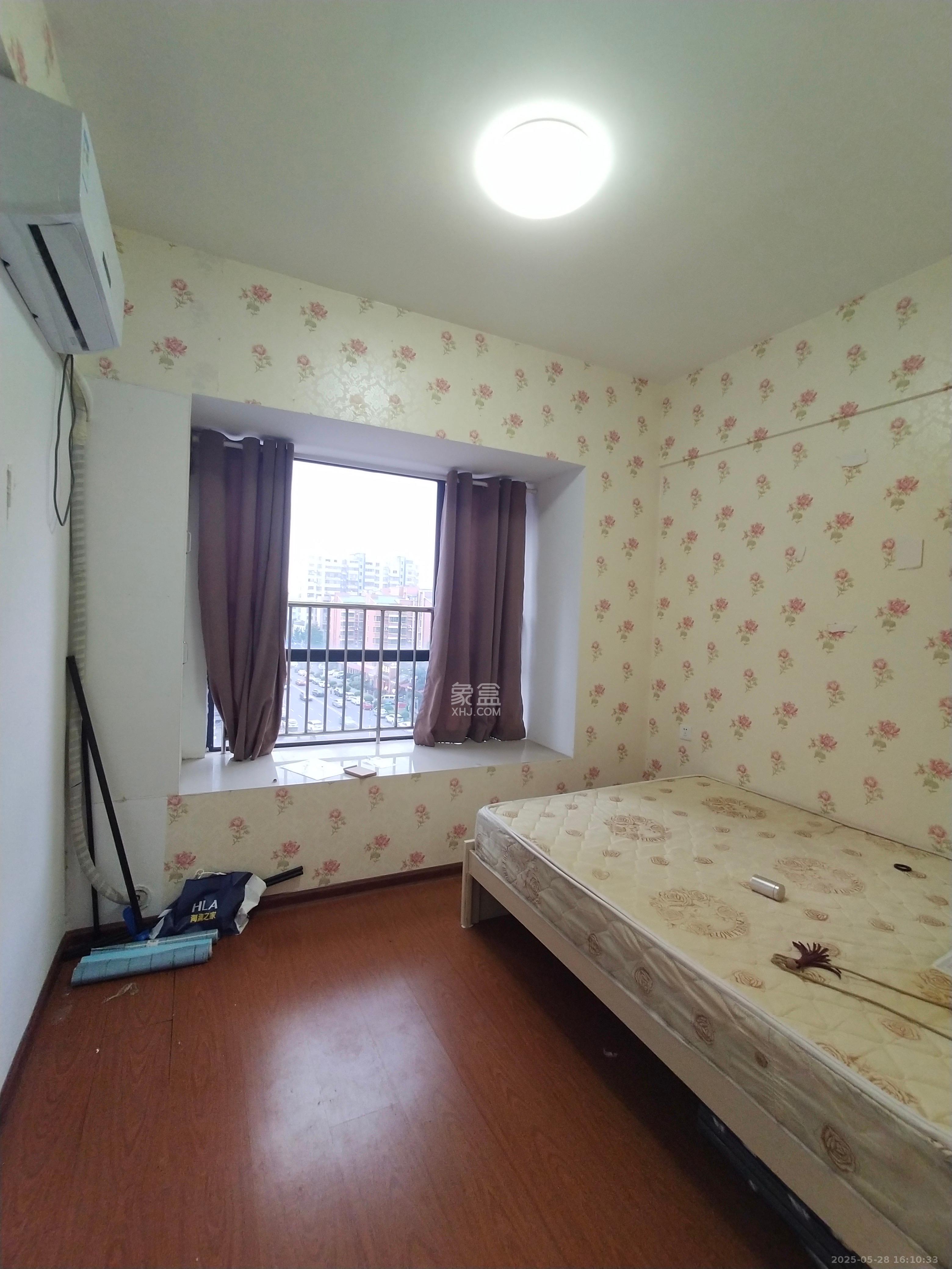 地华梅溪湖畔  2室2厅1卫   2200.00元/月室内图