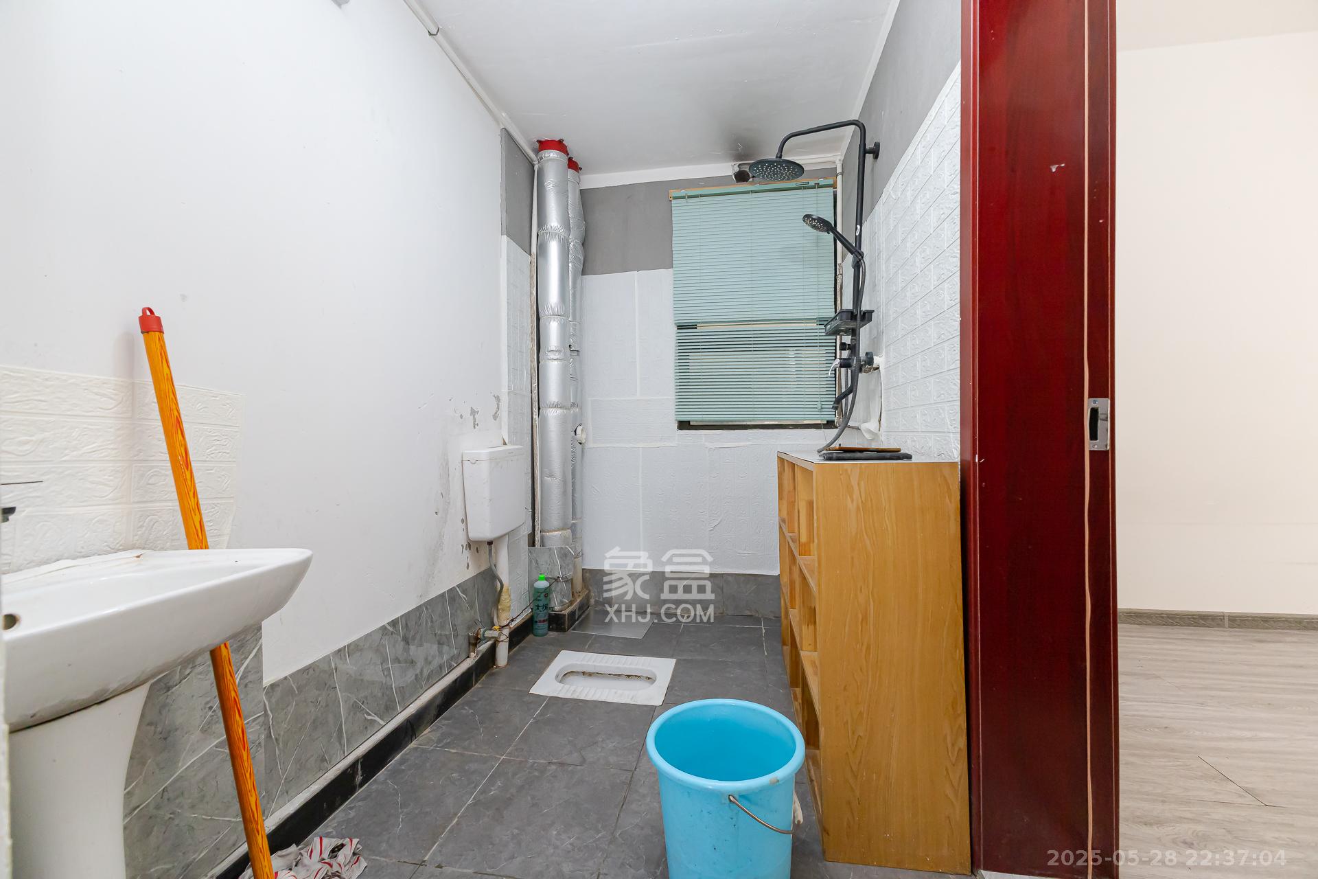 明发阅江悦府 3室2厅1卫 69.7万 明发阅江悦府 3室2厅1卫 69.7万卫生间