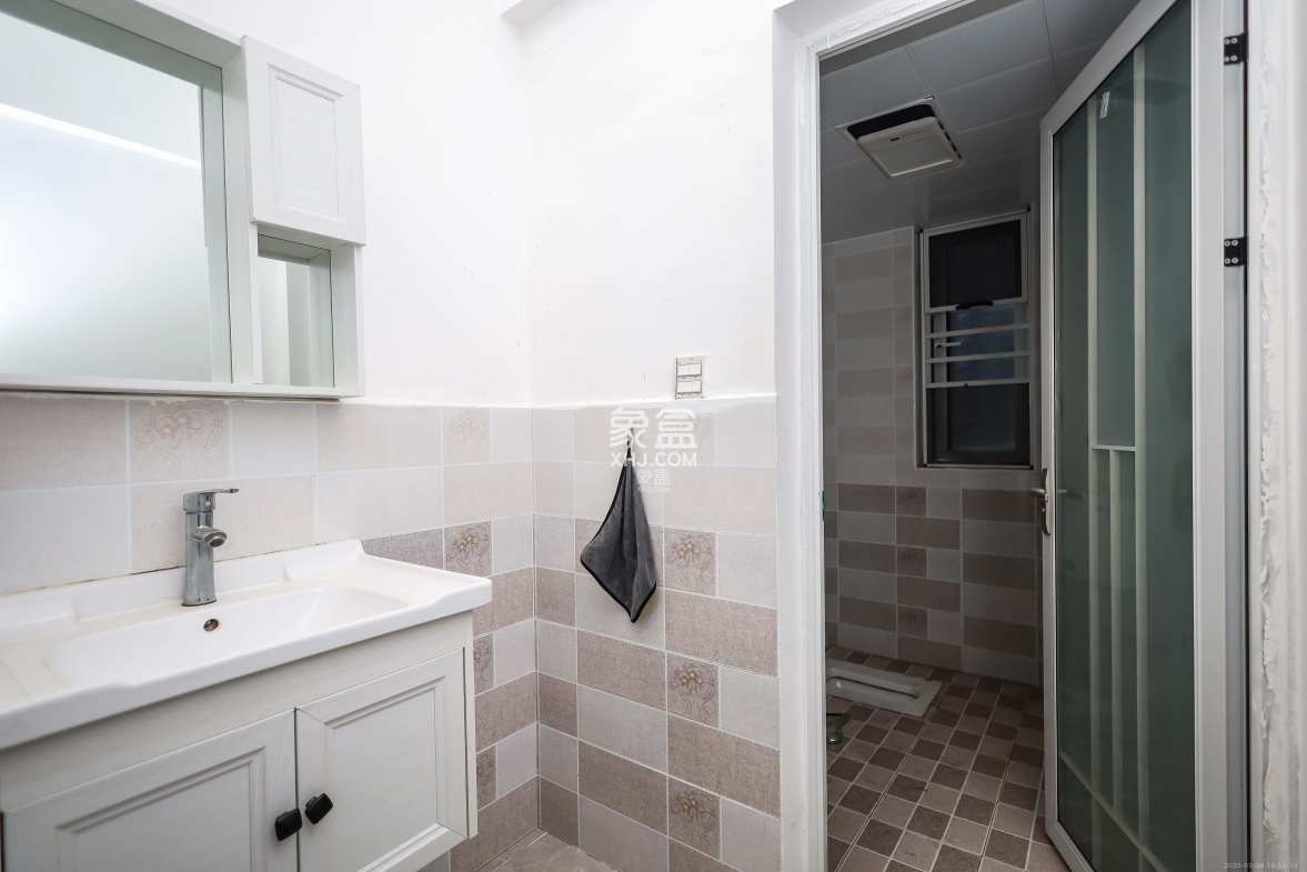 金科世界城  3室1厅1卫    78.8万 金科世界城  3室1厅1卫    78.8万卫生间