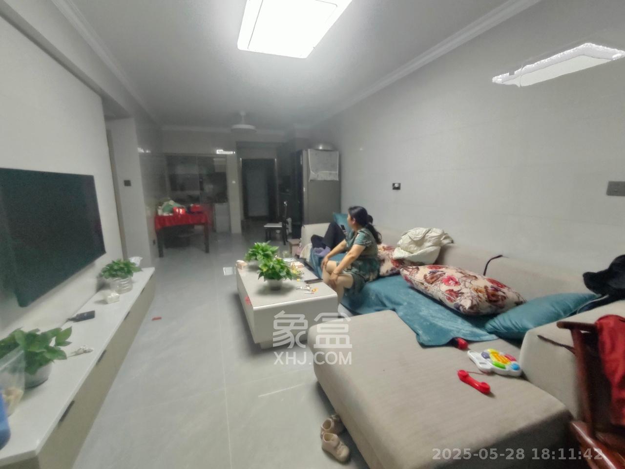 桥头家园三期  2室2厅1卫   2000.00元/月室内图
