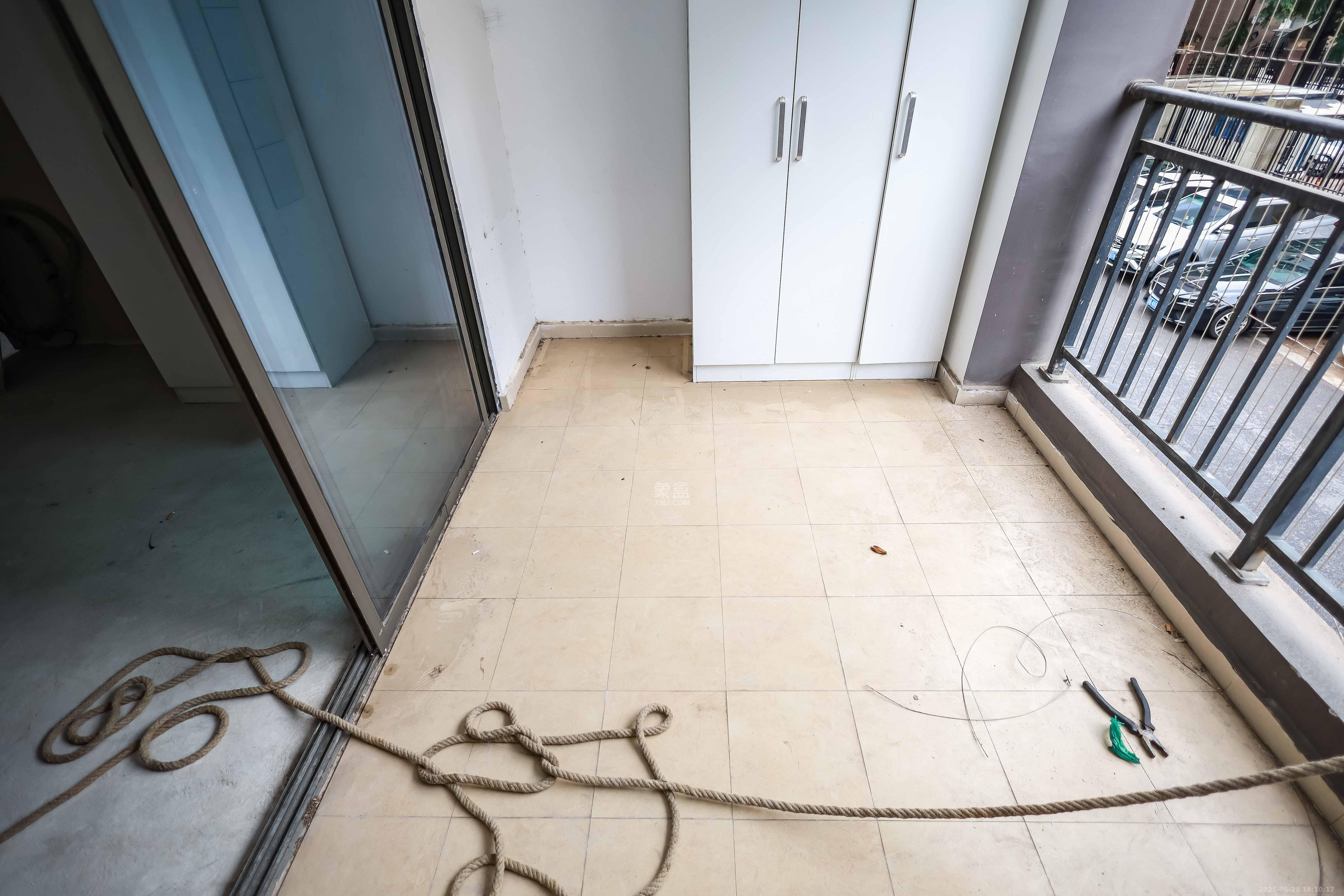 麓谷小镇 3室2厅1卫 46.8万 麓谷小镇 3室2厅1卫 46.8万阳台