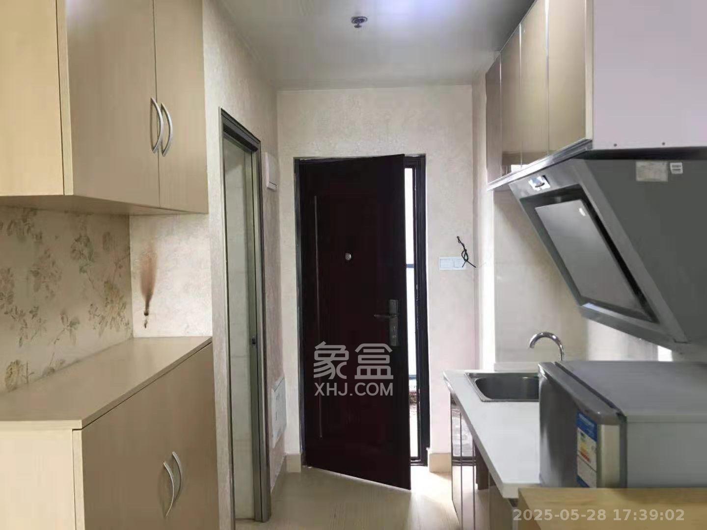 绿地中央广场  1室1厅1卫   1700.00元/月室内图