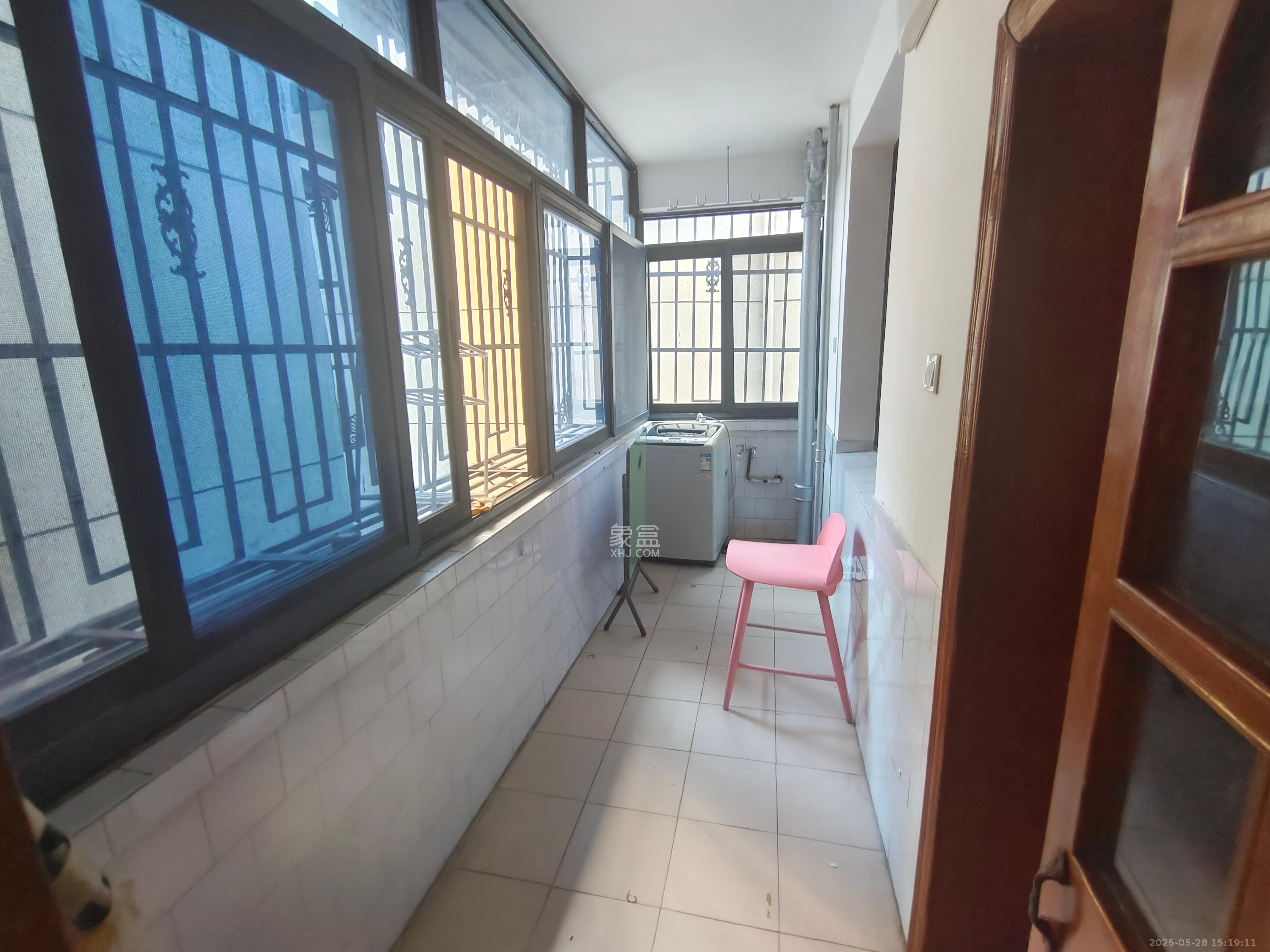 里仁巷22号工商联宿舍 2室1厅1卫 2000.0元/月 里仁巷22号工商联宿舍 2室1厅1卫 2000.0元/月室内图