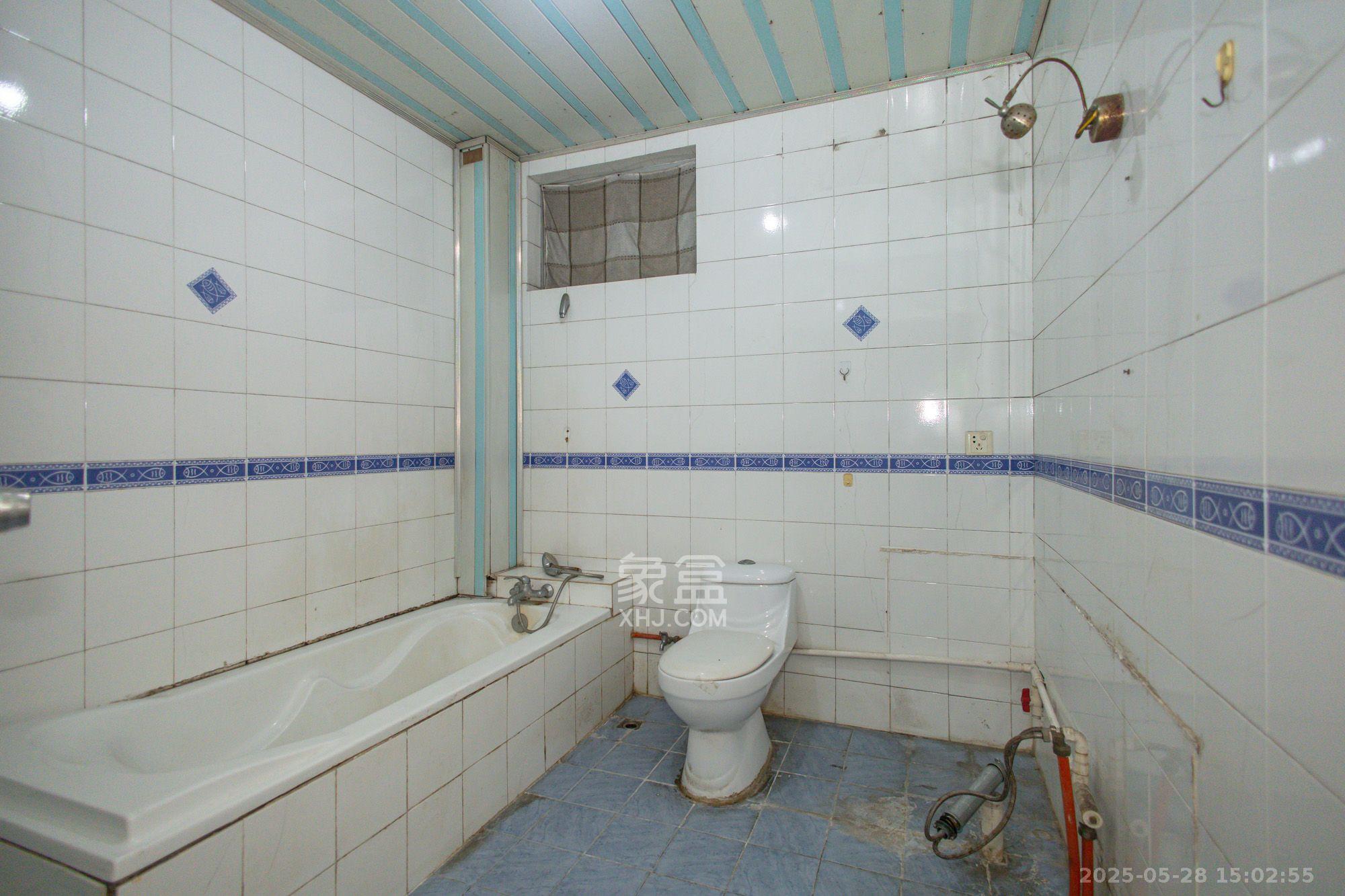 中南汽车世界 1室2厅1卫 1100.0元/月 中南汽车世界 1室2厅1卫 1100.0元/月室内图