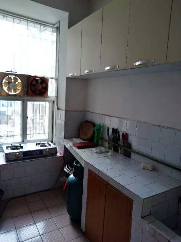 政府统建房 3室2厅1卫 1200.0元/月 政府统建房 3室2厅1卫 1200.0元/月室内图