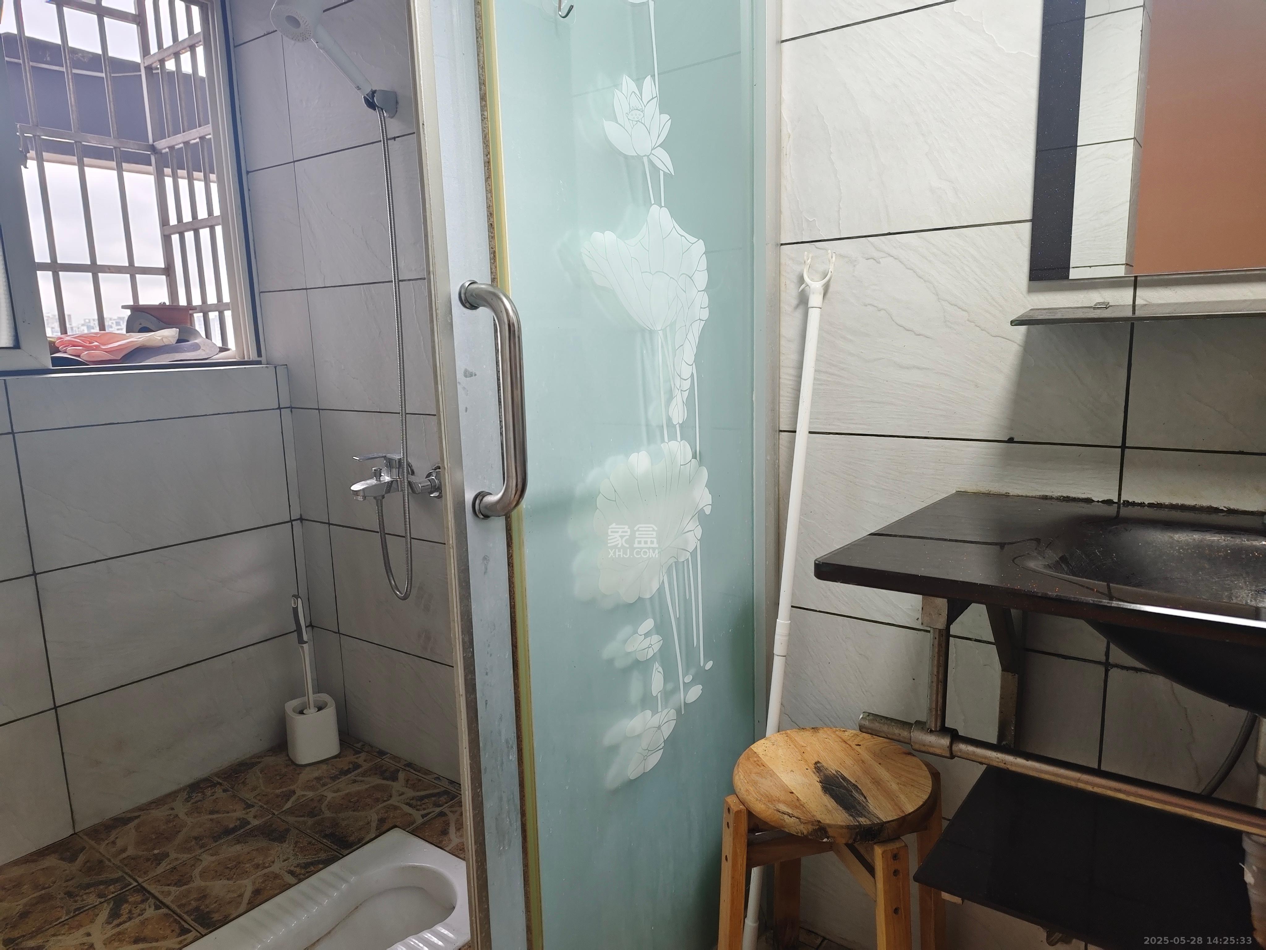 伍家岭生活广场 1室1厅1卫 1600.0元/月 伍家岭生活广场 1室1厅1卫 1600.0元/月室内图