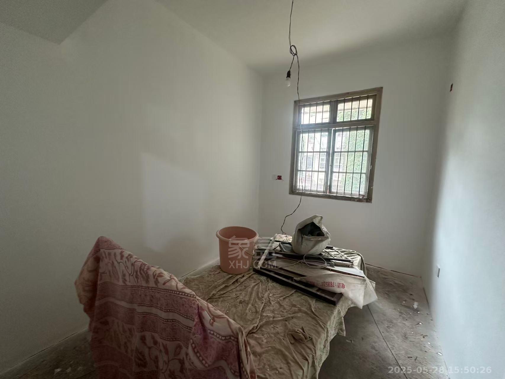 铁路小区 2室2厅1卫 1000.0元/月 铁路小区 2室2厅1卫 1000.0元/月室内图