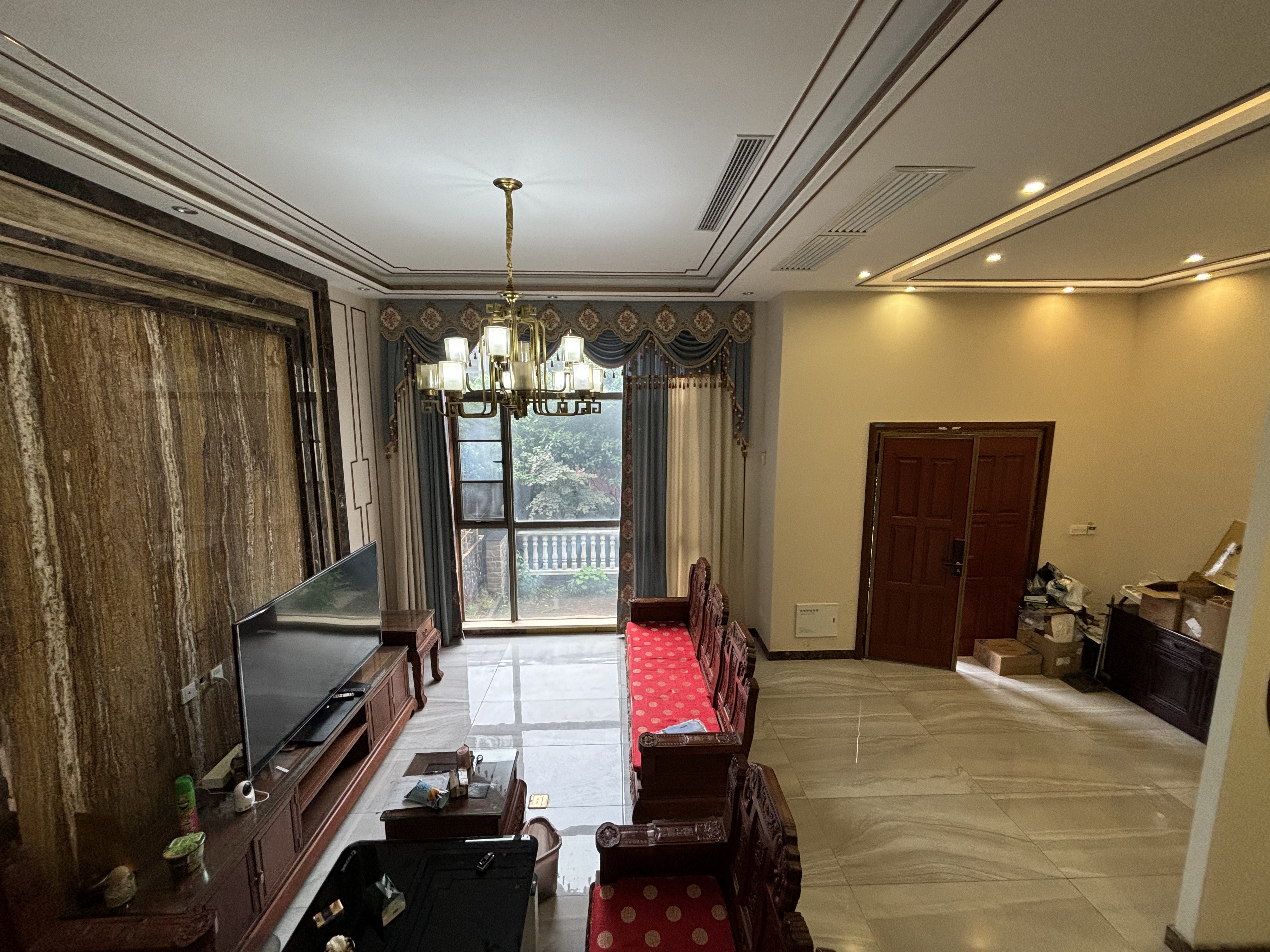 天泉一品别墅 6室2厅4卫 260.0万 天泉一品别墅 6室2厅4卫 260.0万室内图