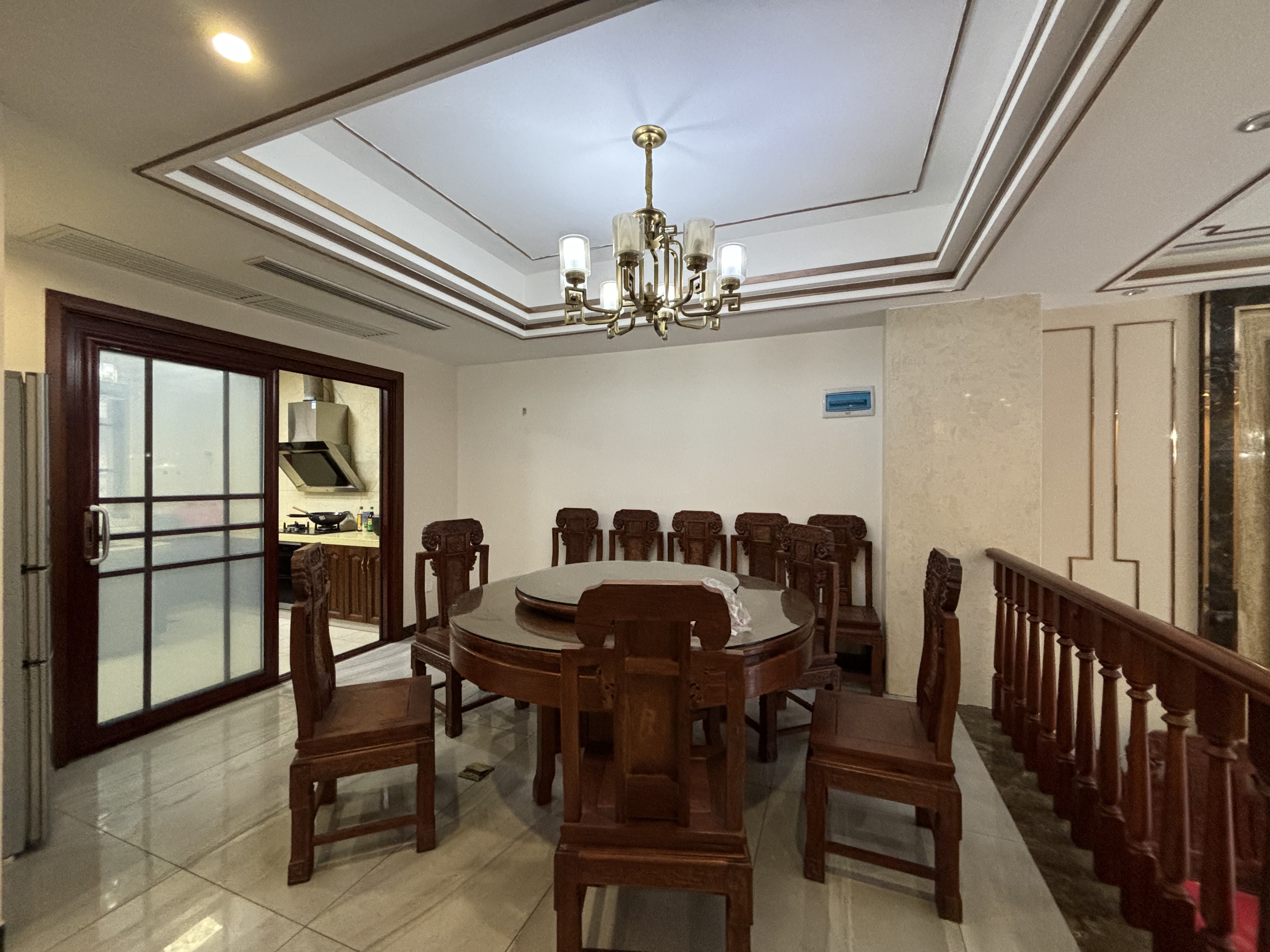 天泉一品别墅 6室2厅4卫 260.0万 天泉一品别墅 6室2厅4卫 260.0万室内图