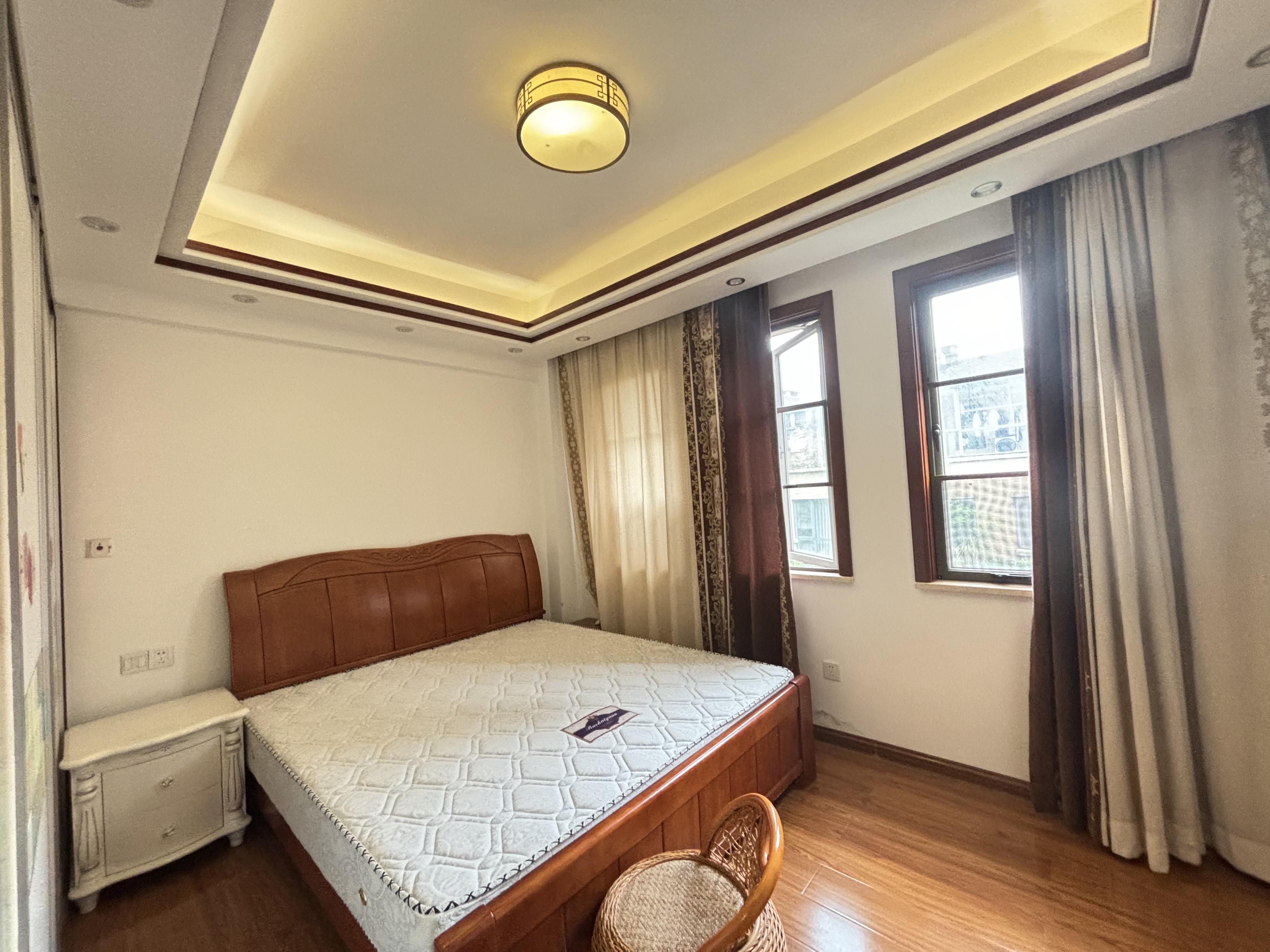 天泉一品别墅 6室2厅4卫 260.0万 天泉一品别墅 6室2厅4卫 260.0万室内图