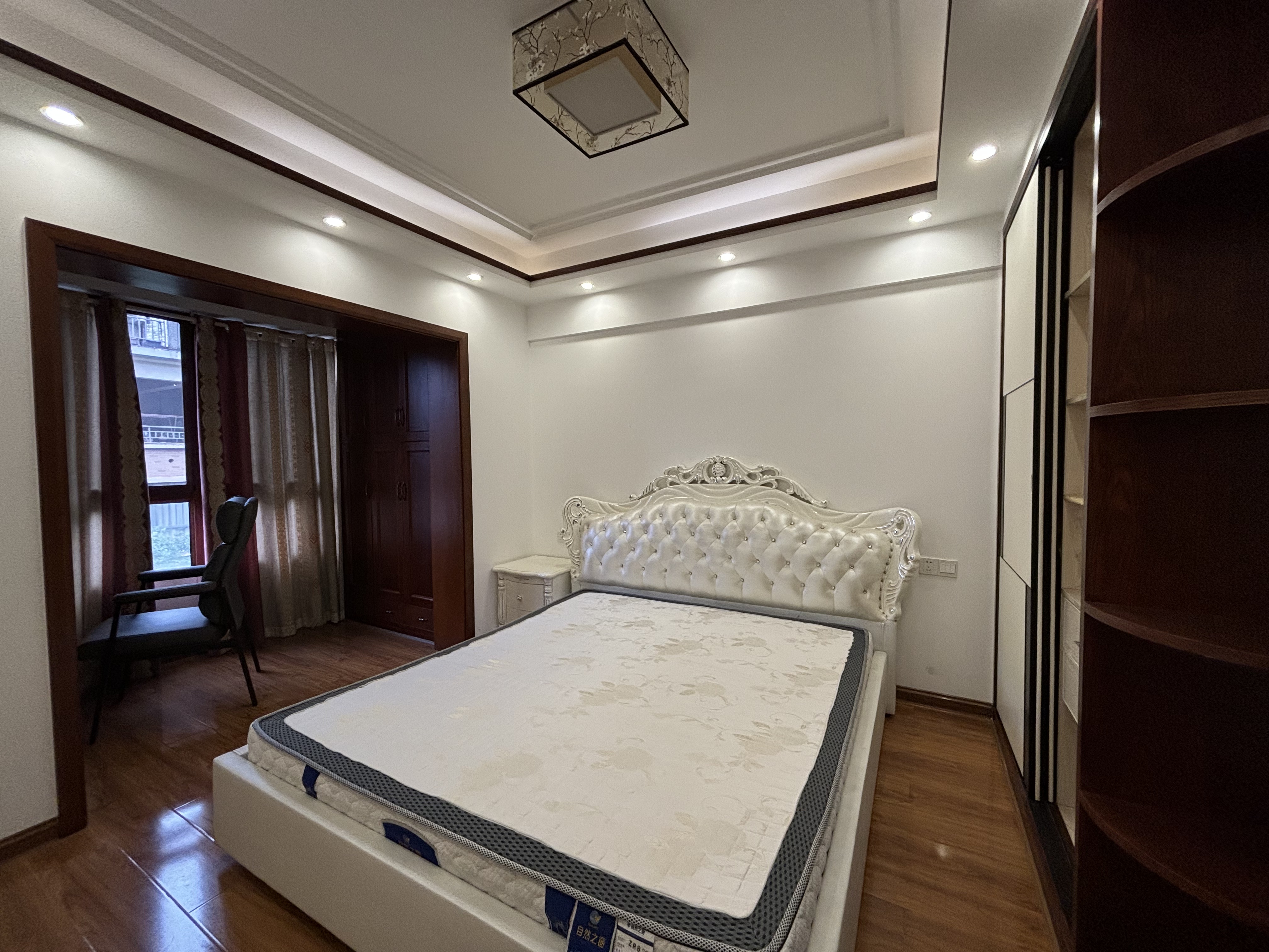 天泉一品别墅 6室2厅4卫 260.0万 天泉一品别墅 6室2厅4卫 260.0万室内图