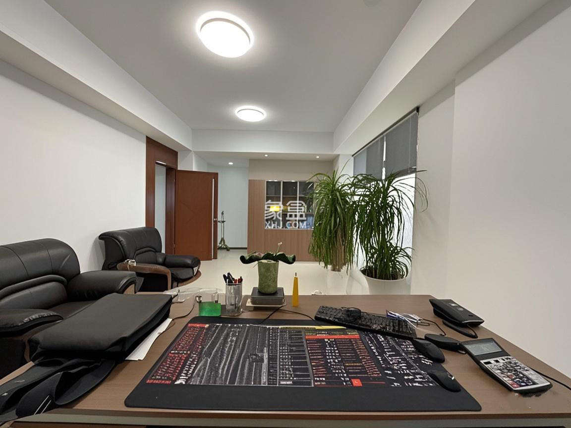 金茂尚都天台路123号 1室1厅1卫 24.0万 金茂尚都天台路123号 1室1厅1卫 24.0万室内图