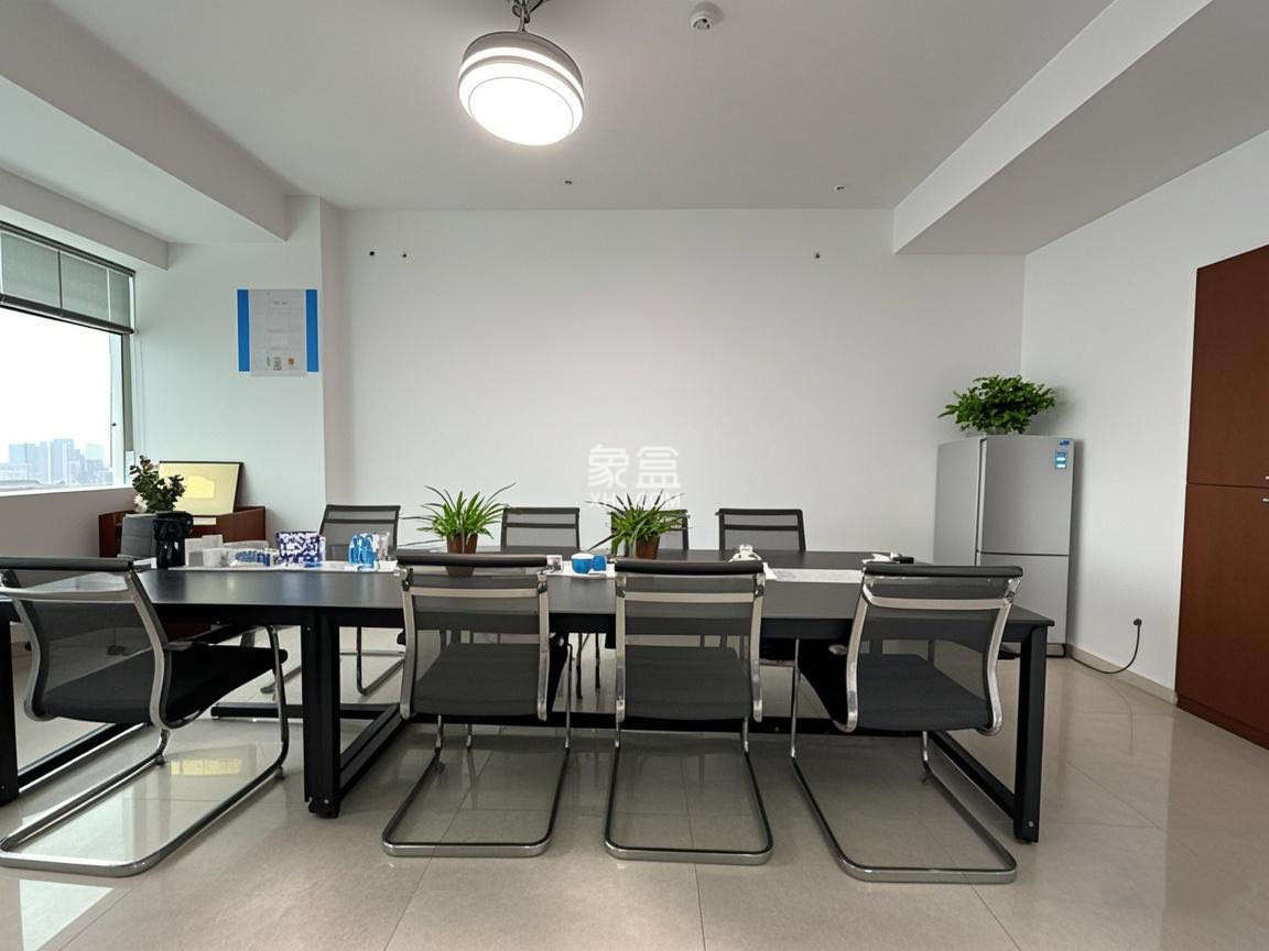 金茂尚都天台路123号 1室1厅1卫 24.0万 金茂尚都天台路123号 1室1厅1卫 24.0万室内图