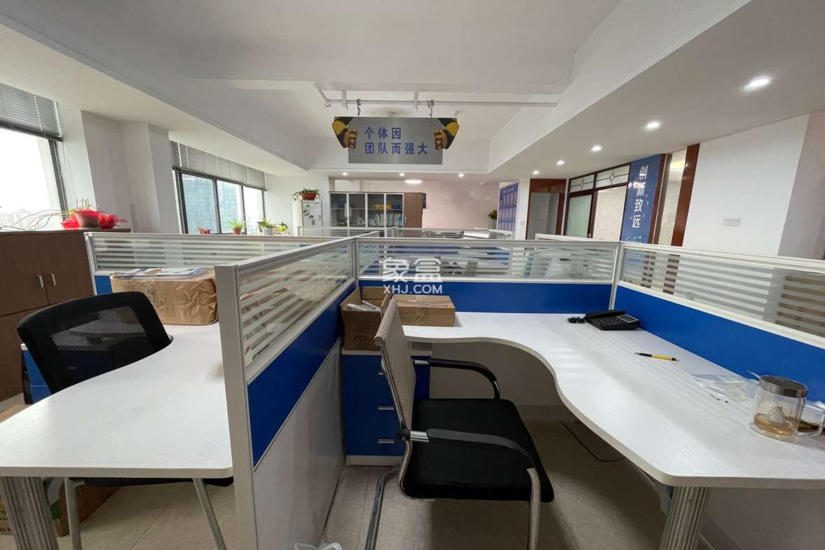 金茂尚都天台路123号 1室1厅1卫 24.0万 金茂尚都天台路123号 1室1厅1卫 24.0万室内图