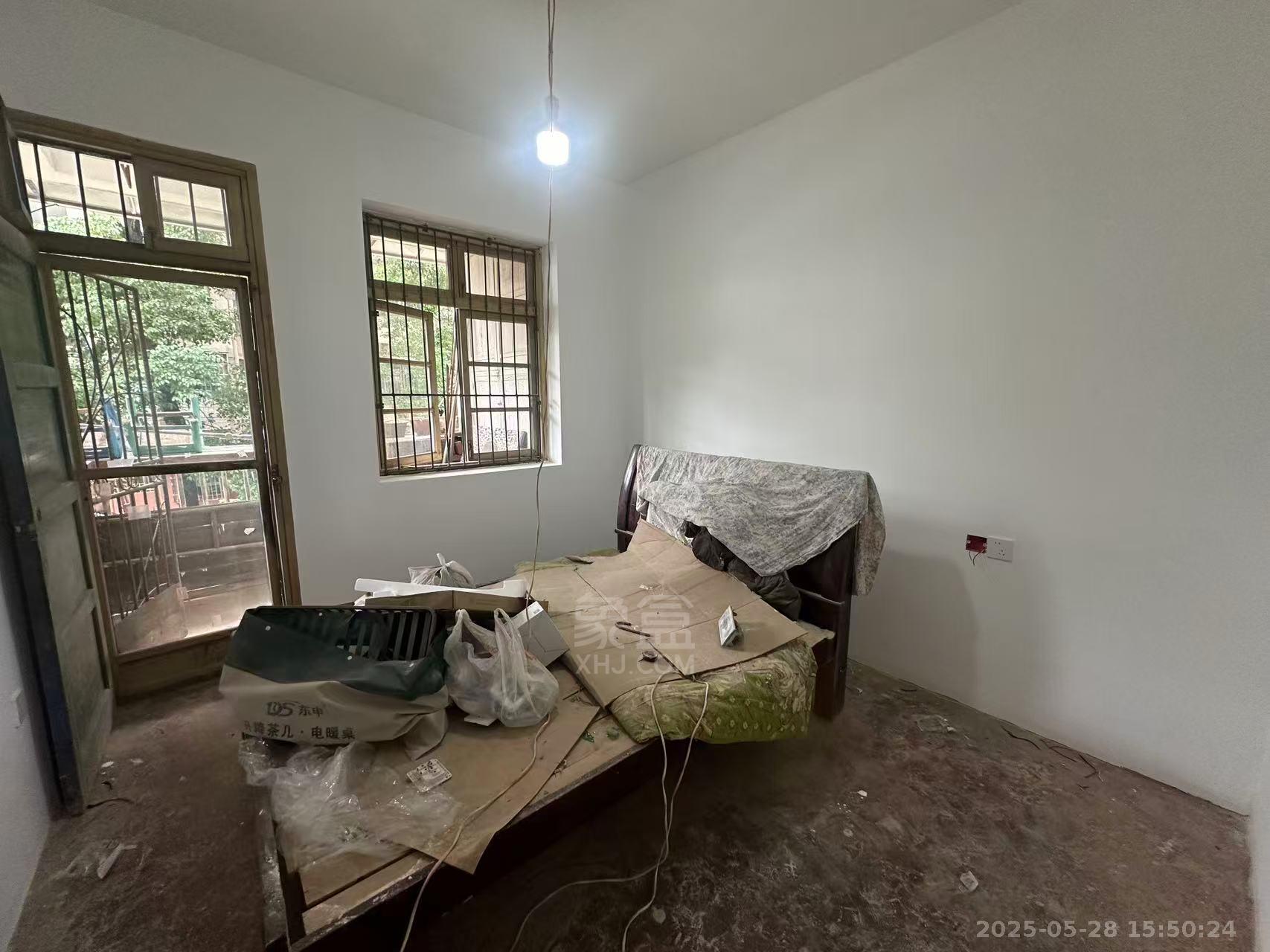 铁路小区 2室2厅1卫 1000.0元/月 铁路小区 2室2厅1卫 1000.0元/月室内图