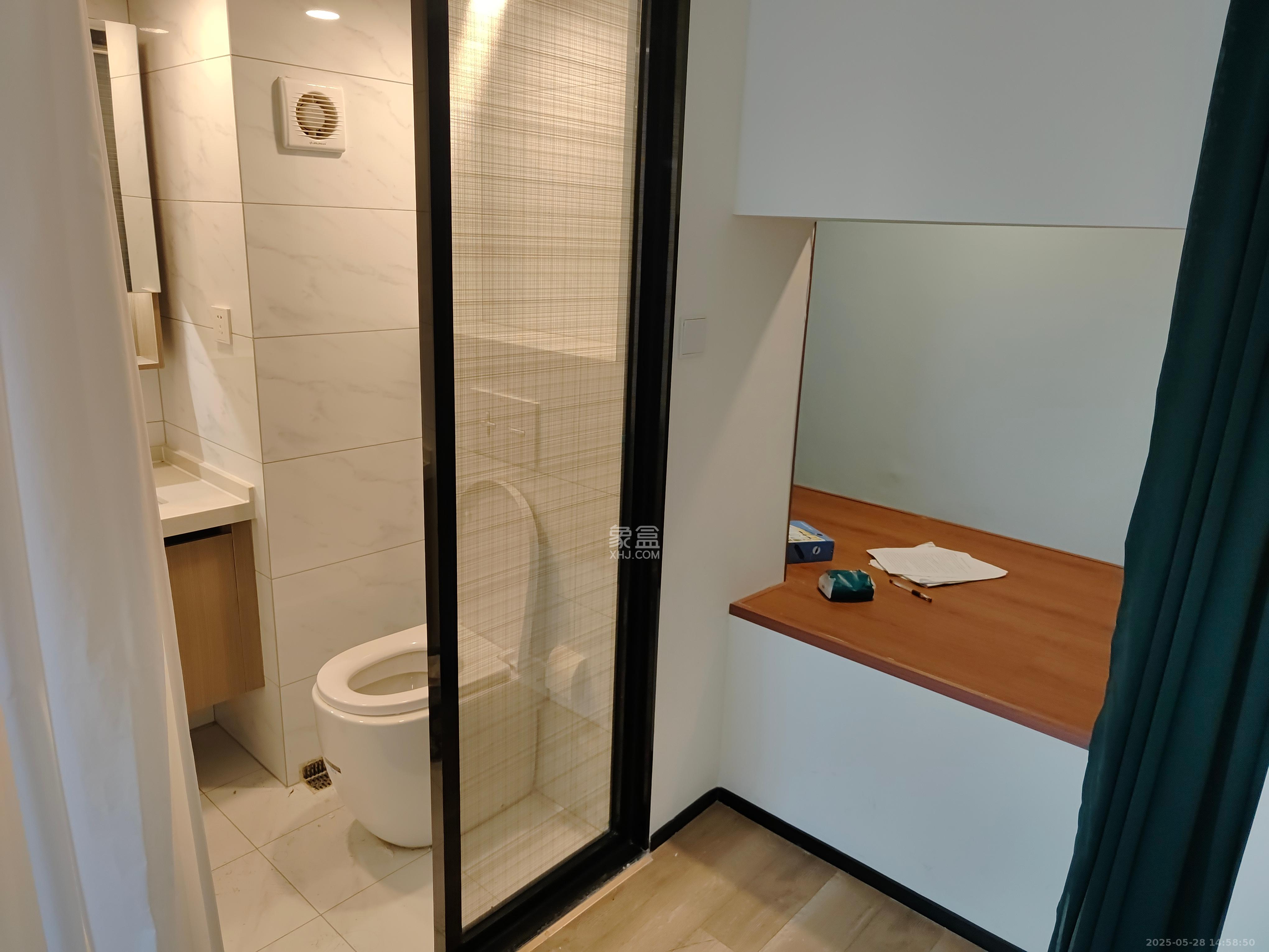 藏珑湖上公馆  1室0厅0卫    2400.0元/月 藏珑湖上公馆  1室0厅0卫    2400.0元/月