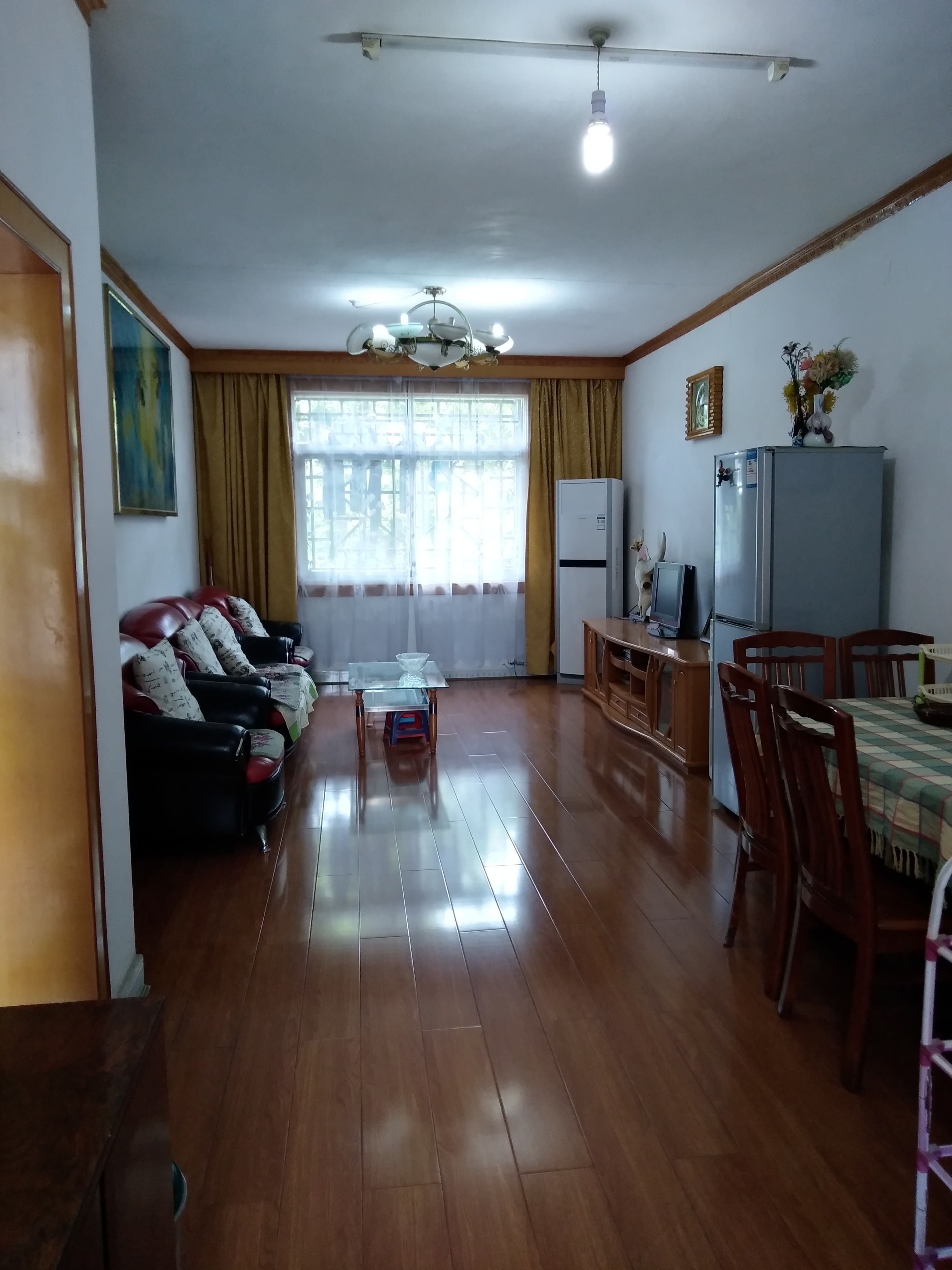 政府统建房 3室2厅1卫 1200.0元/月 政府统建房 3室2厅1卫 1200.0元/月室内图