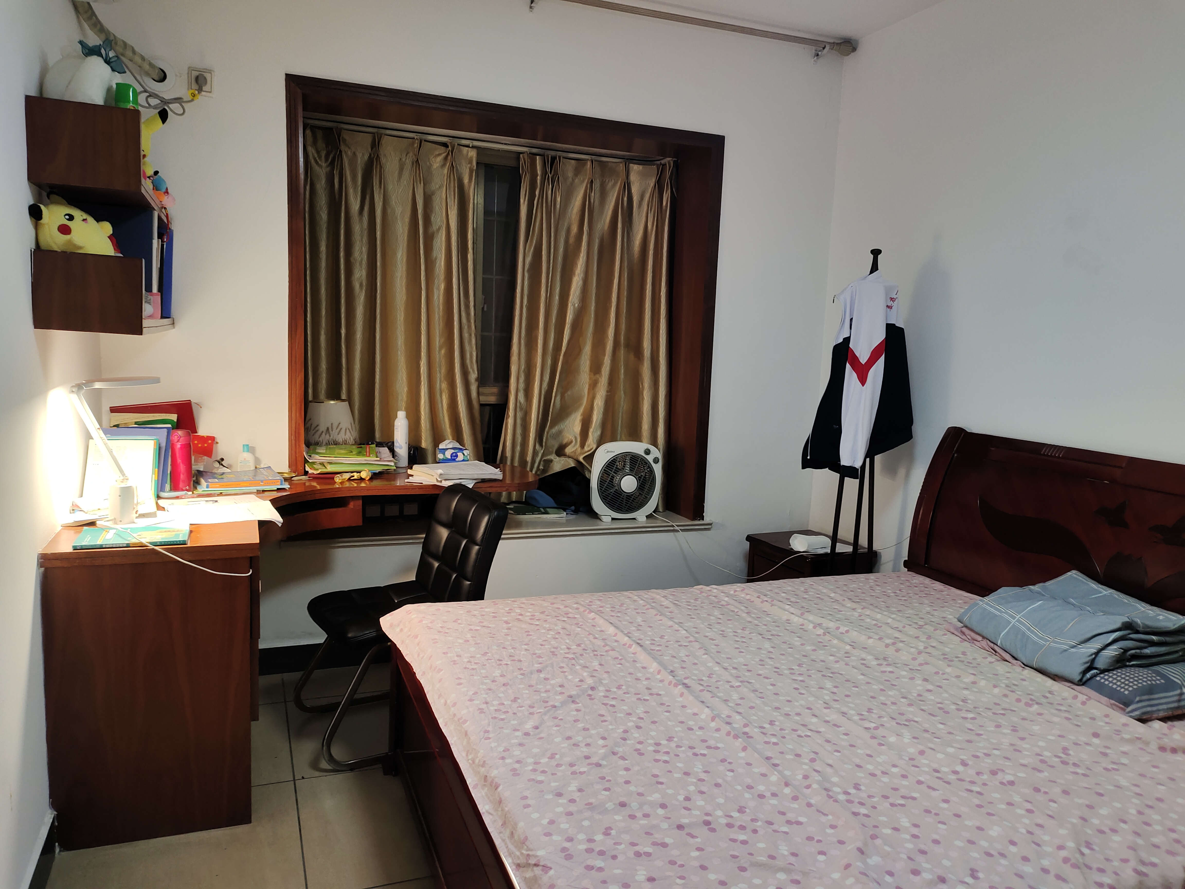 广成大厦 3室2厅1卫 82.0万 广成大厦 3室2厅1卫 82.0万客厅