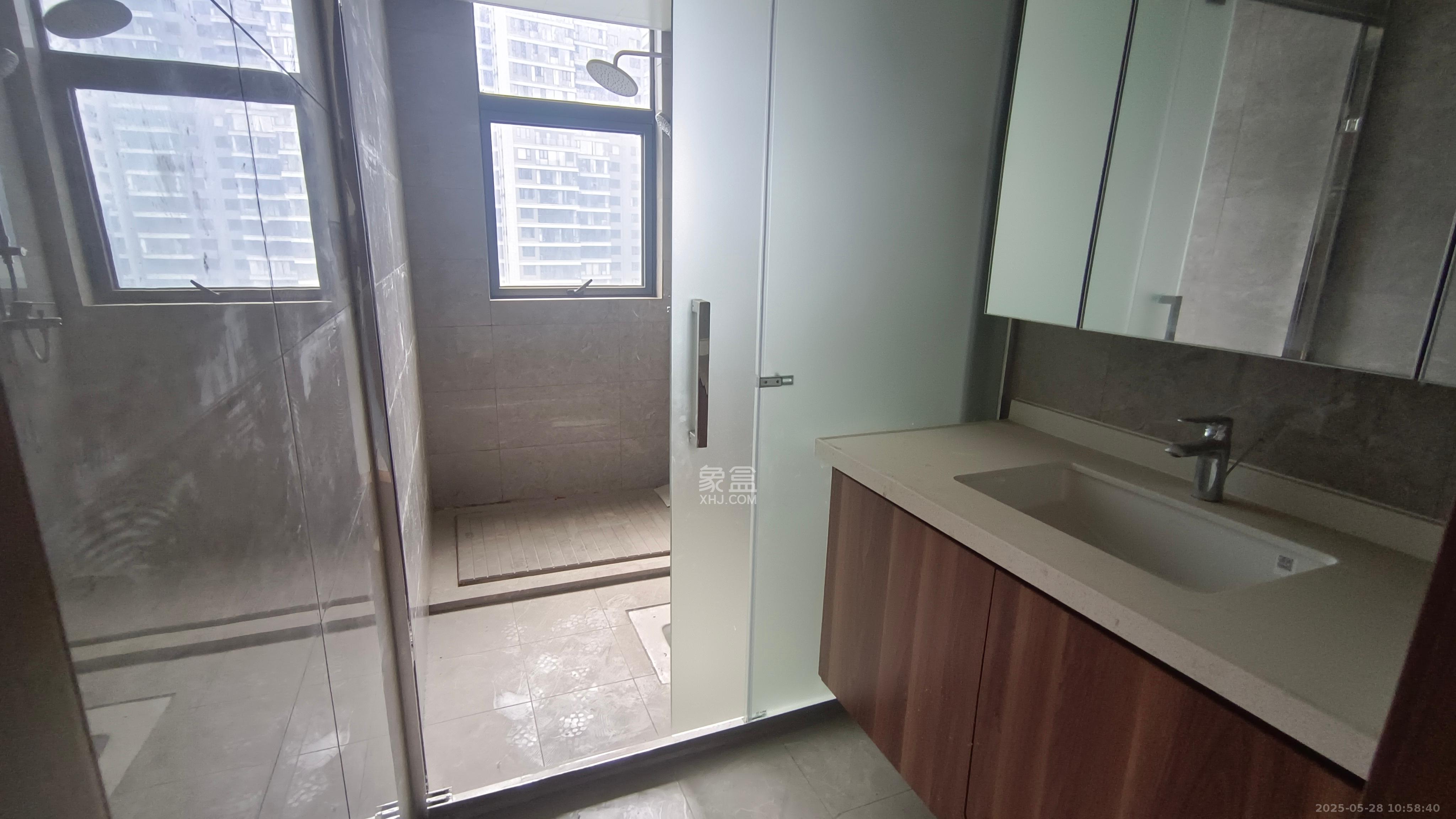 长沙万境潇湘 4室2厅2卫 2600.0元/月 长沙万境潇湘 4室2厅2卫 2600.0元/月室内图