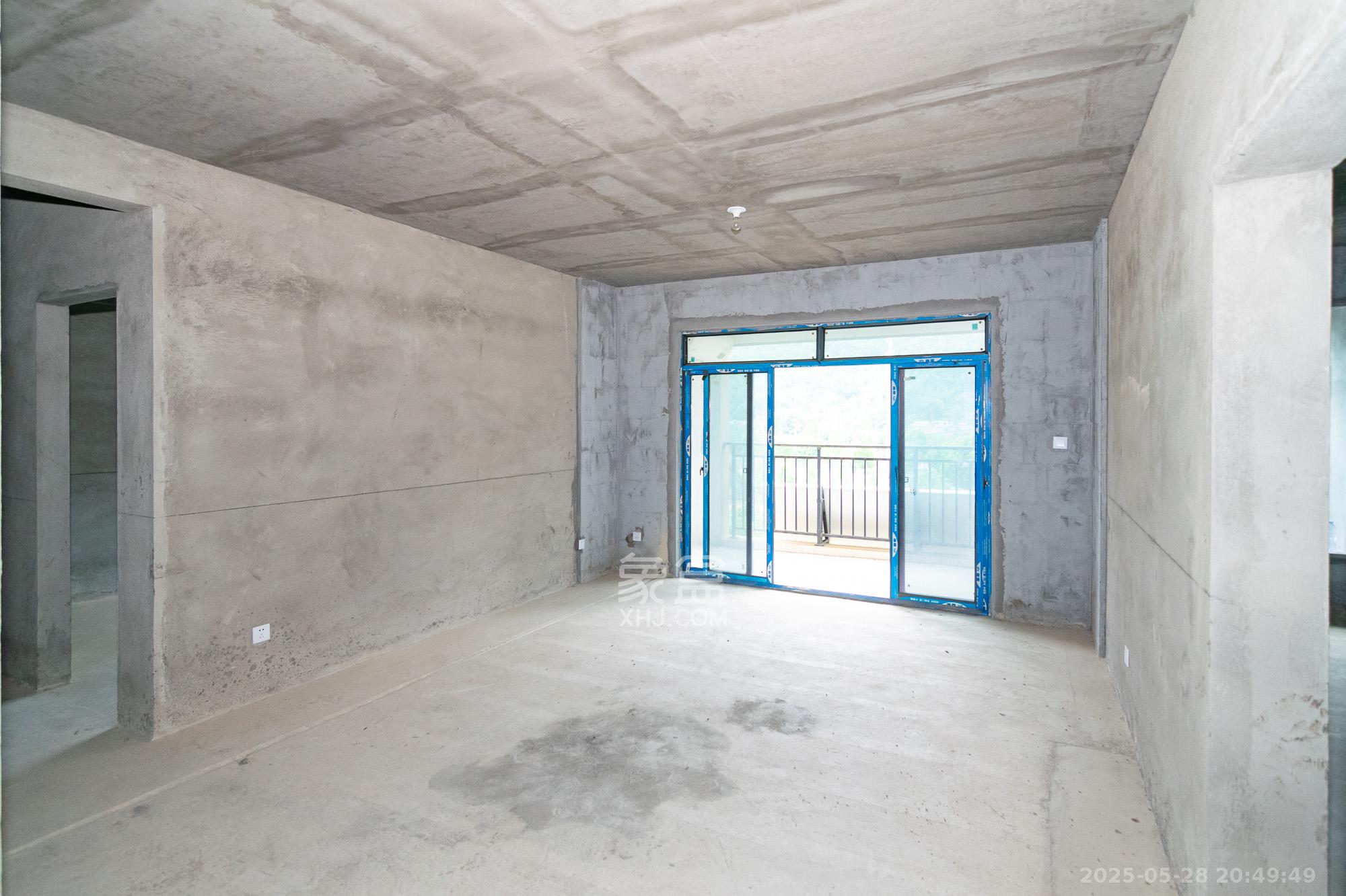 澳海谷山府  5室2厅2卫    88.0万 澳海谷山府  5室2厅2卫    88.0万客厅