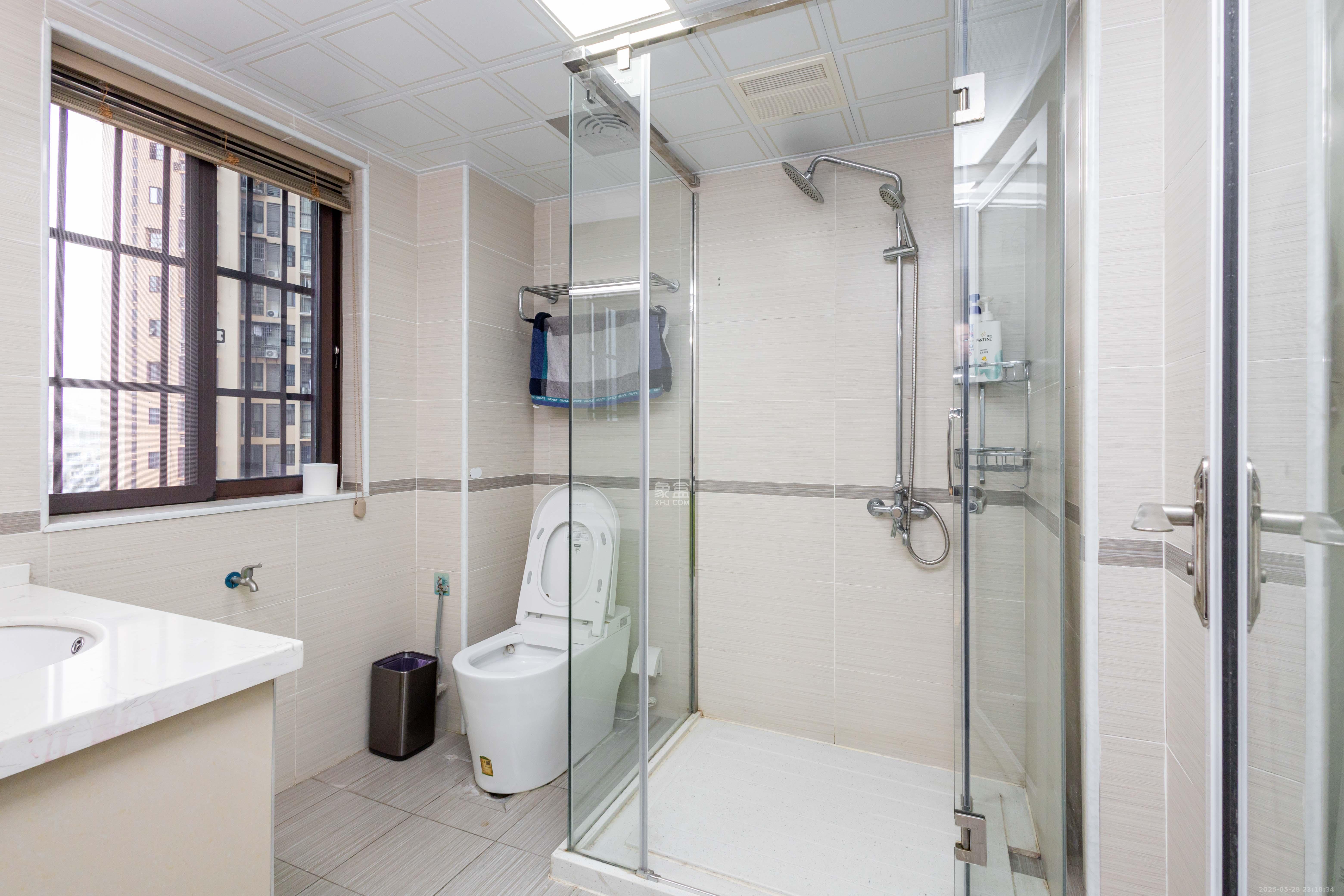 三景华御  4室2厅2卫    83.8万 三景华御  4室2厅2卫    83.8万卫生间