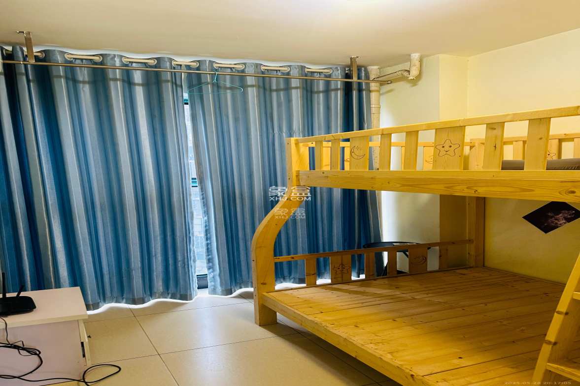 阿普阿布 3室2厅1卫 2200.0元/月 阿普阿布 3室2厅1卫 2200.0元/月室内图