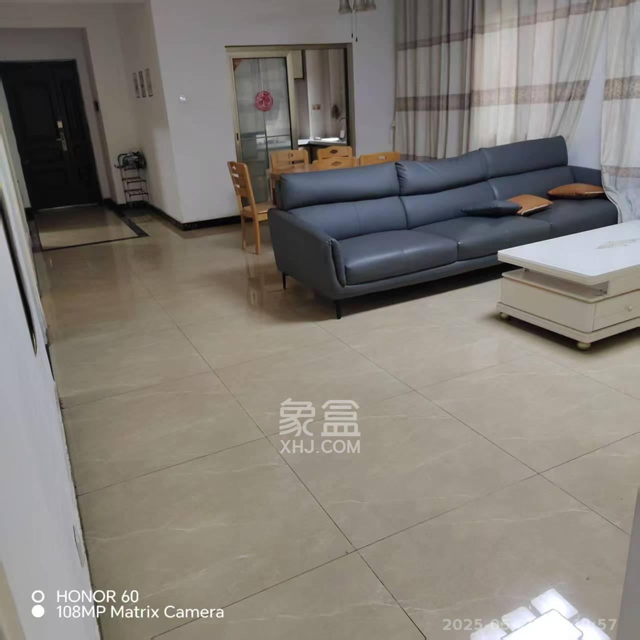 五矿紫湖香醍  4室2厅2卫   2200.00元/月