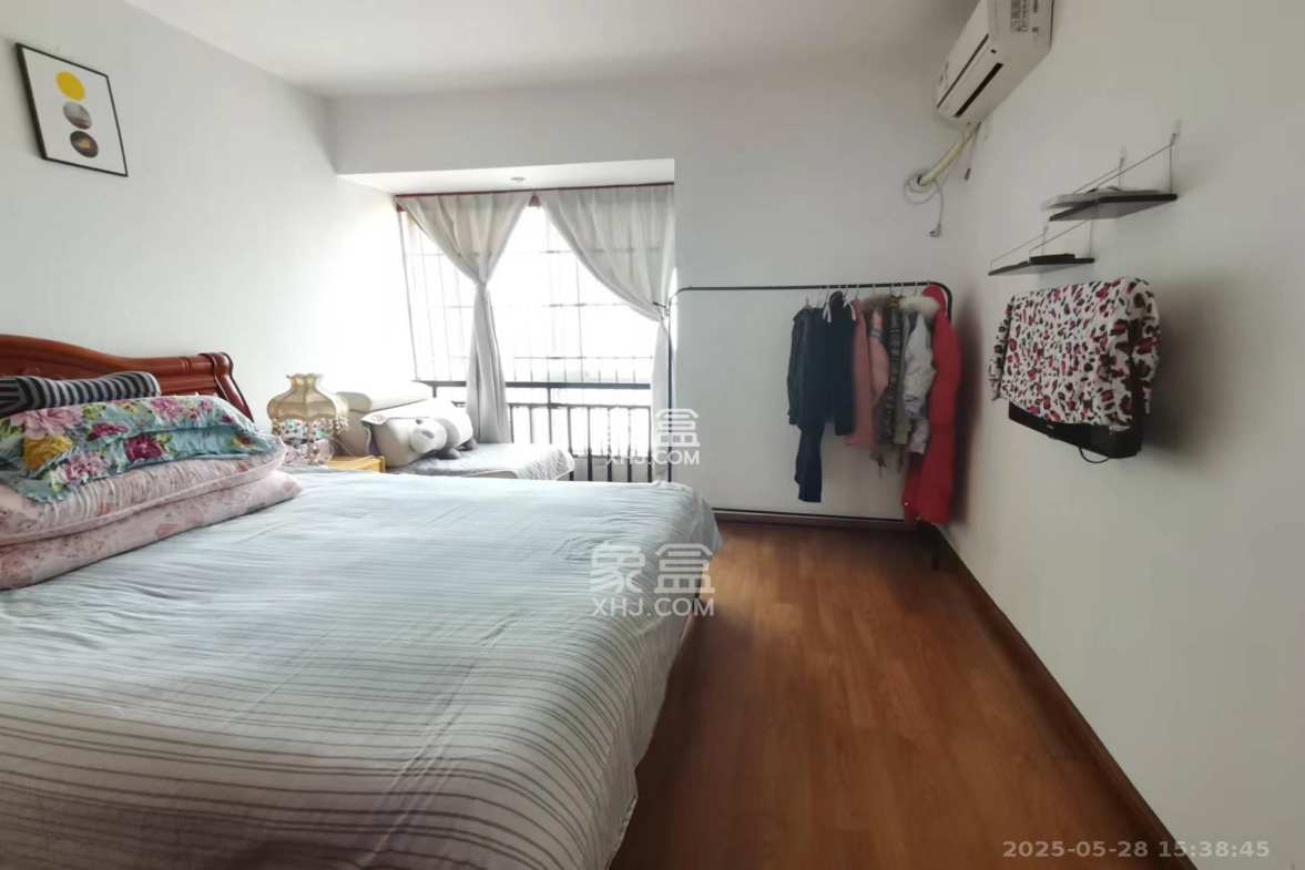 银港水晶城  3室2厅1卫    2800.0元/月 银港水晶城  3室2厅1卫    2800.0元/月室内图