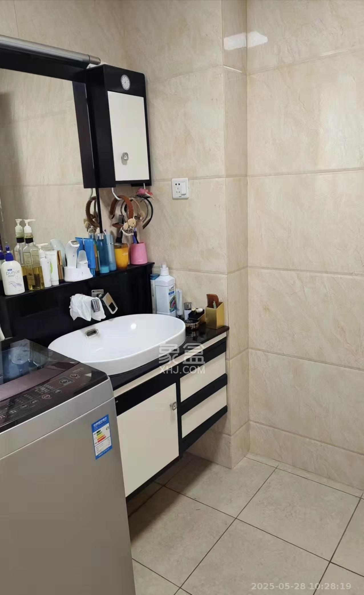 东方芙蓉 3室2厅2卫 3700.0元/月 东方芙蓉 3室2厅2卫 3700.0元/月室内图