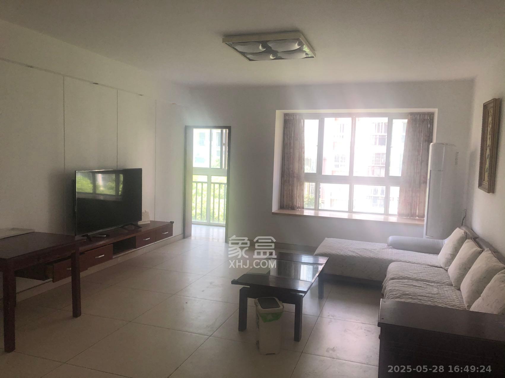 嘉盛华庭(一期、二期、三期) 4室2厅2卫 3600.0元/月 嘉盛华庭(一期、二期、三期) 4室2厅2卫 3600.0元/月室内图