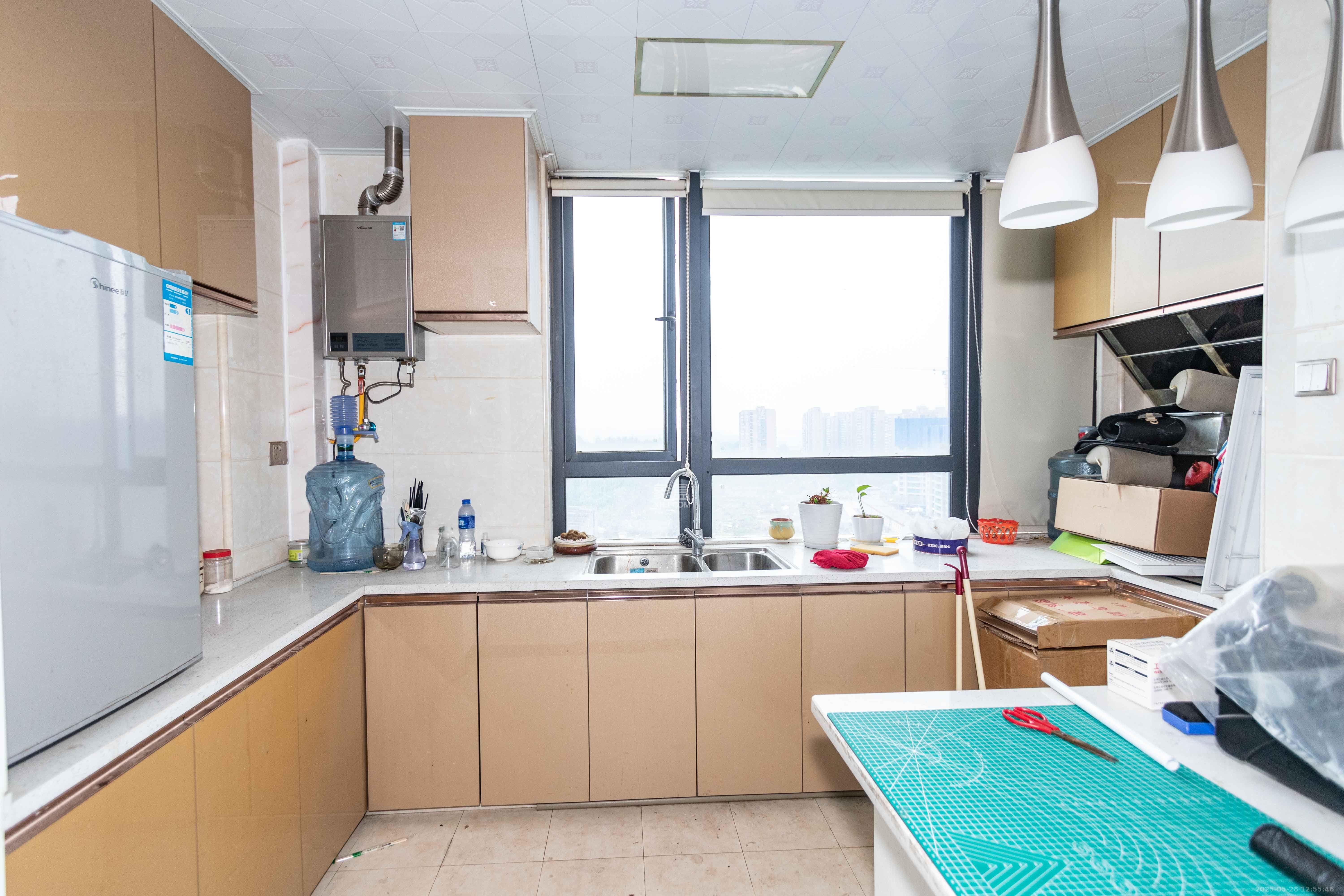 丰园城(鄱阳小区二期) 2室2厅1卫 2100.0元/月 丰园城(鄱阳小区二期) 2室2厅1卫 2100.0元/月室内图